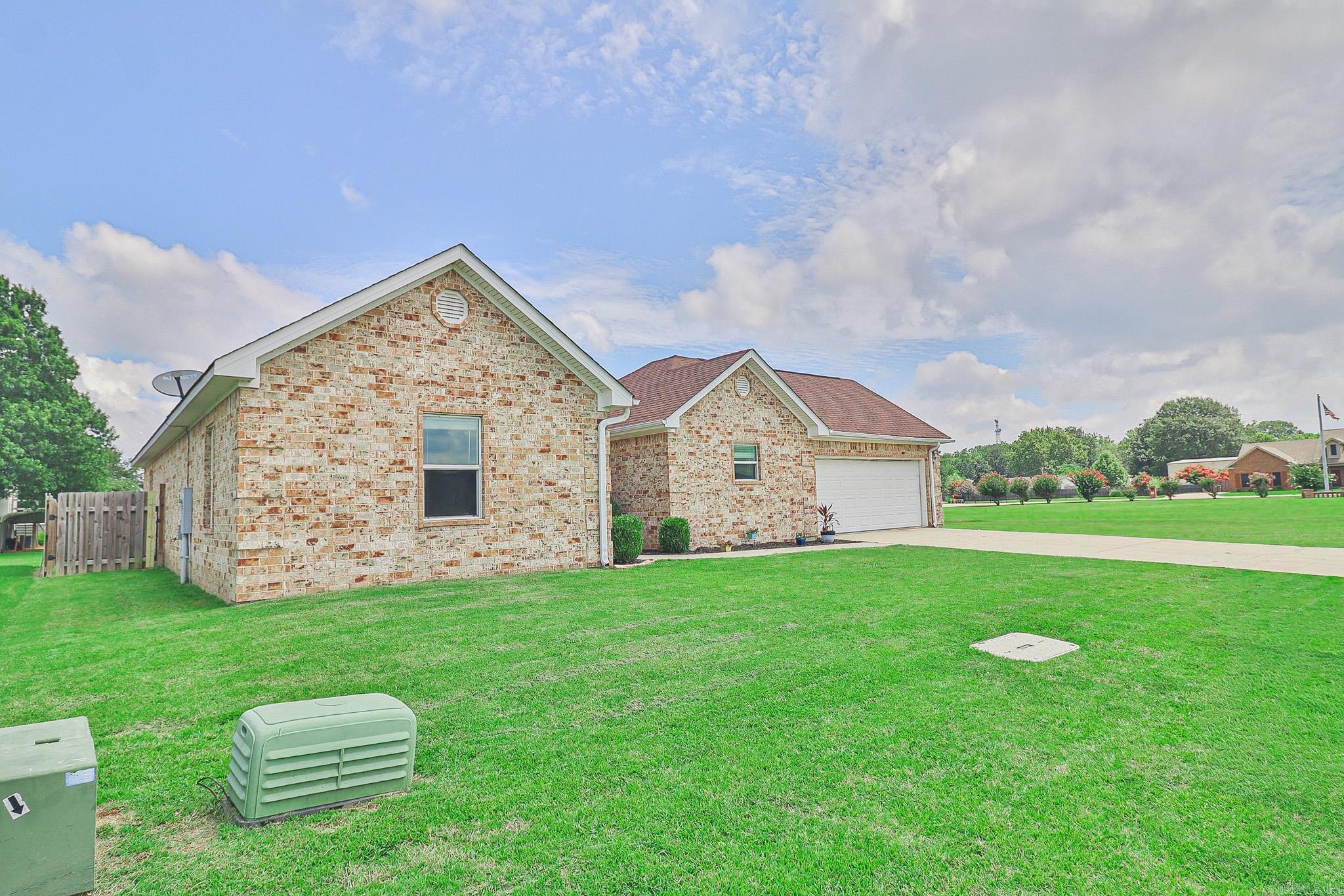 SOUTHPOINTE ACRES - Residential