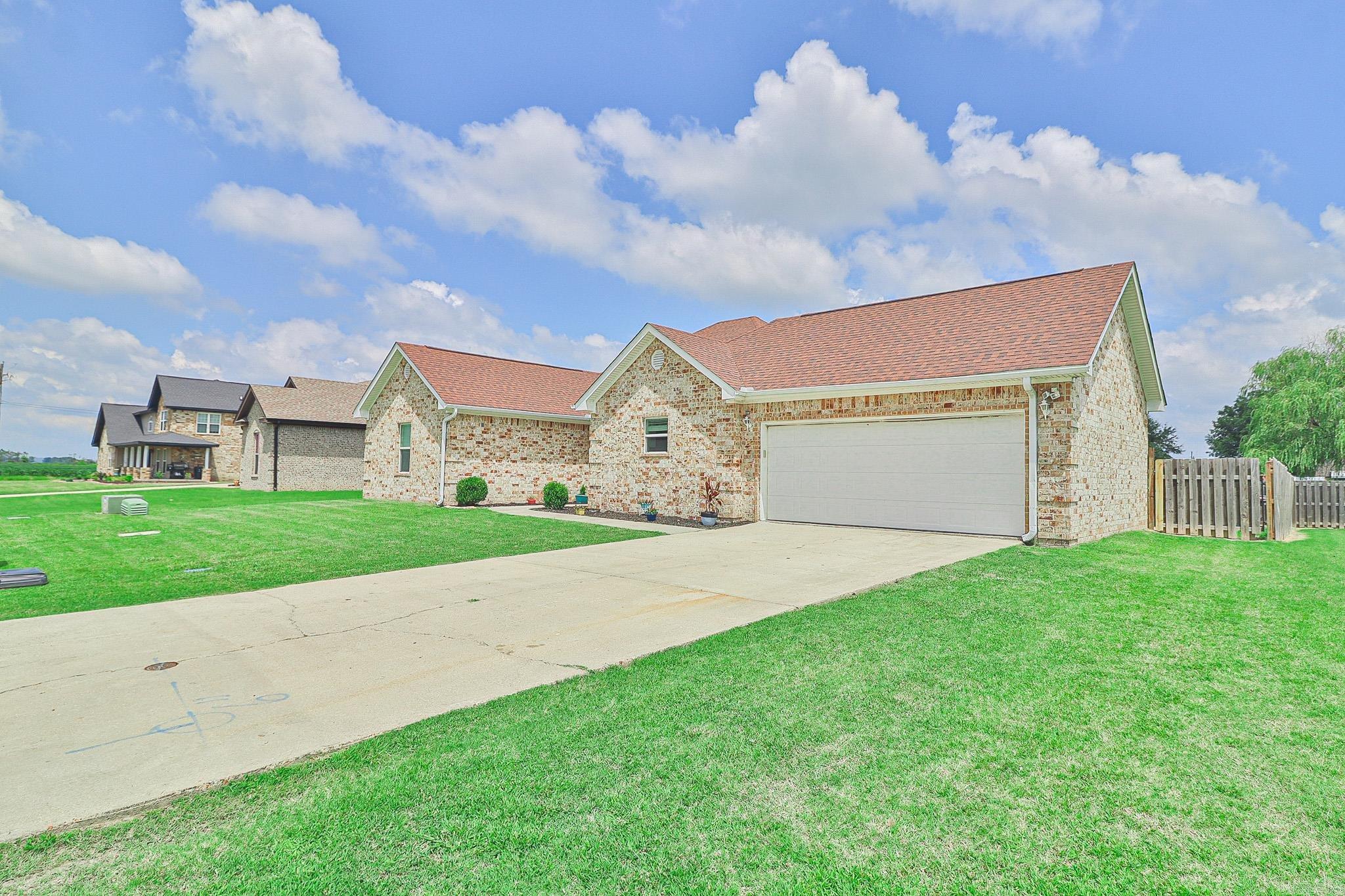 SOUTHPOINTE ACRES - Residential