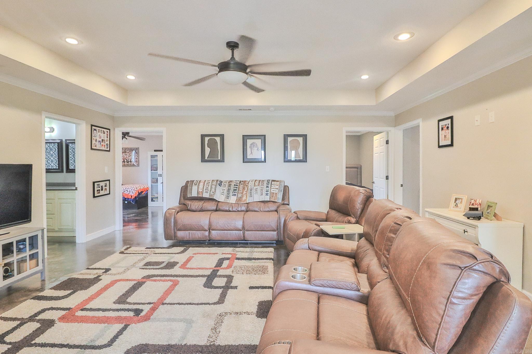 SOUTHPOINTE ACRES - Residential