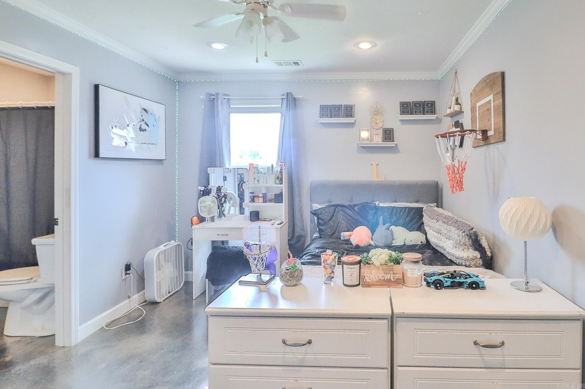 SOUTHPOINTE ACRES - Residential