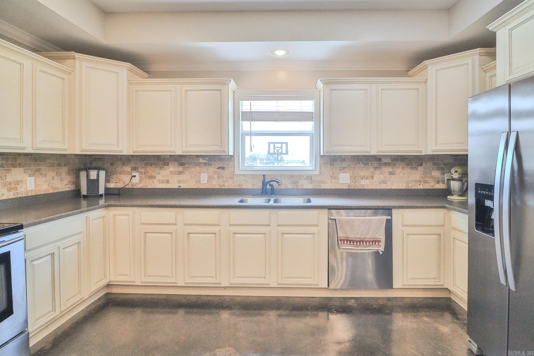 SOUTHPOINTE ACRES - Residential