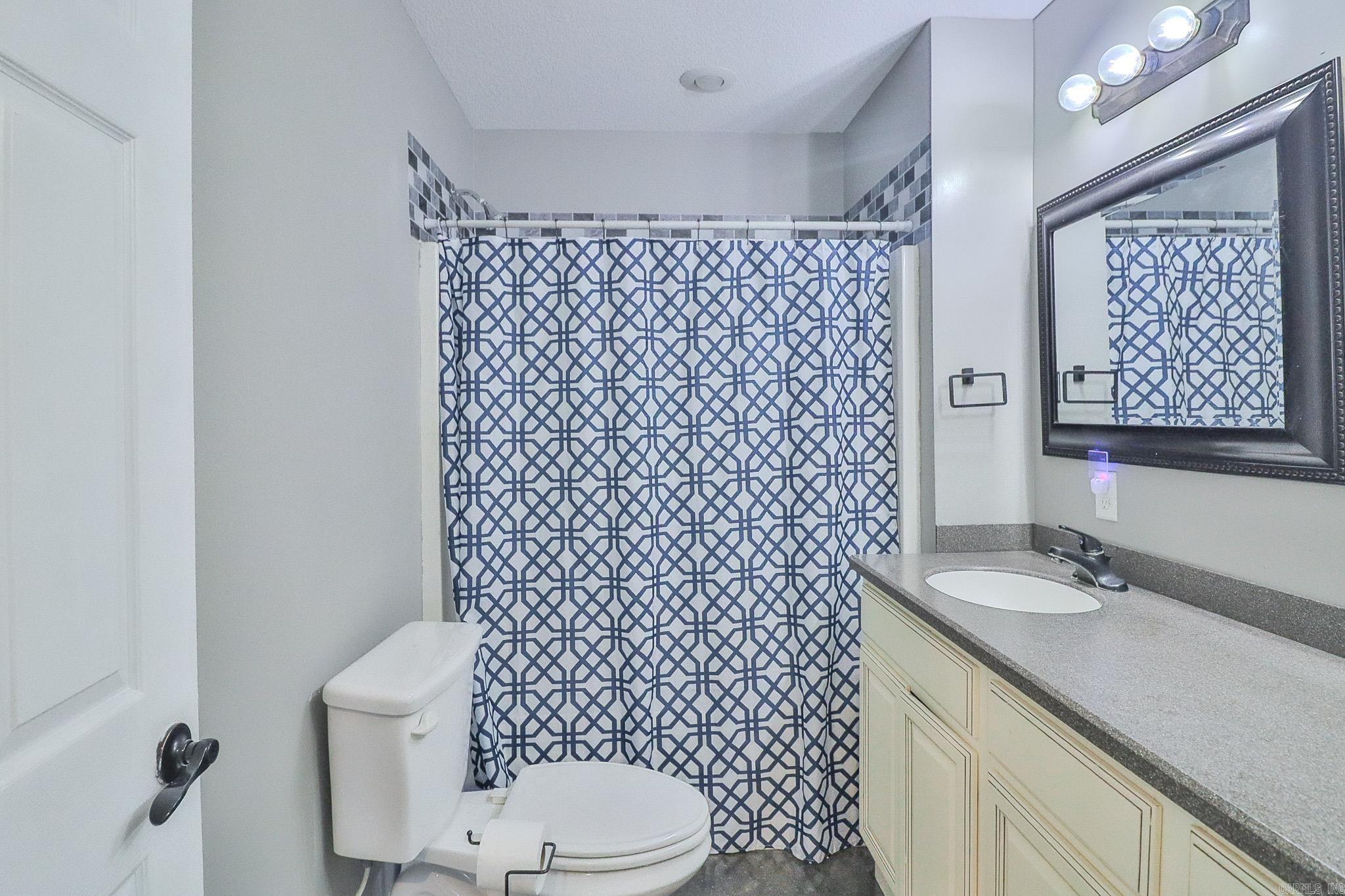 SOUTHPOINTE ACRES - Residential