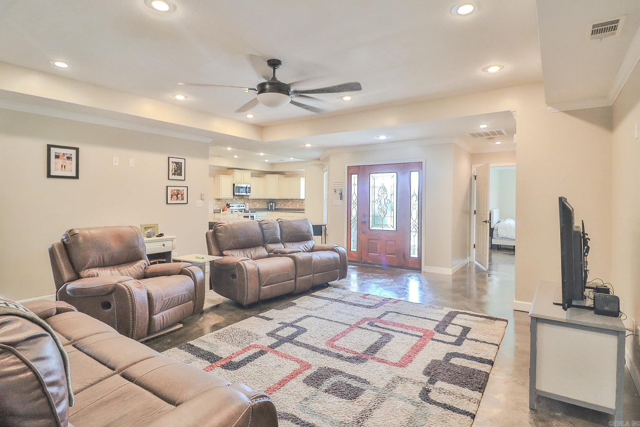 SOUTHPOINTE ACRES - Residential