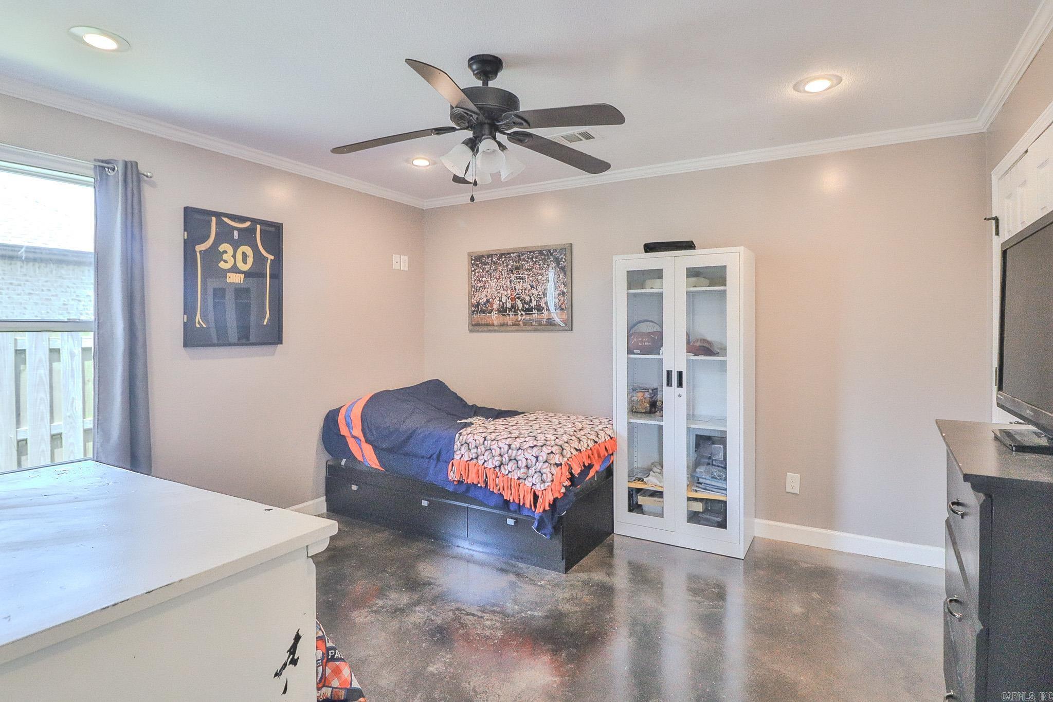 SOUTHPOINTE ACRES - Residential