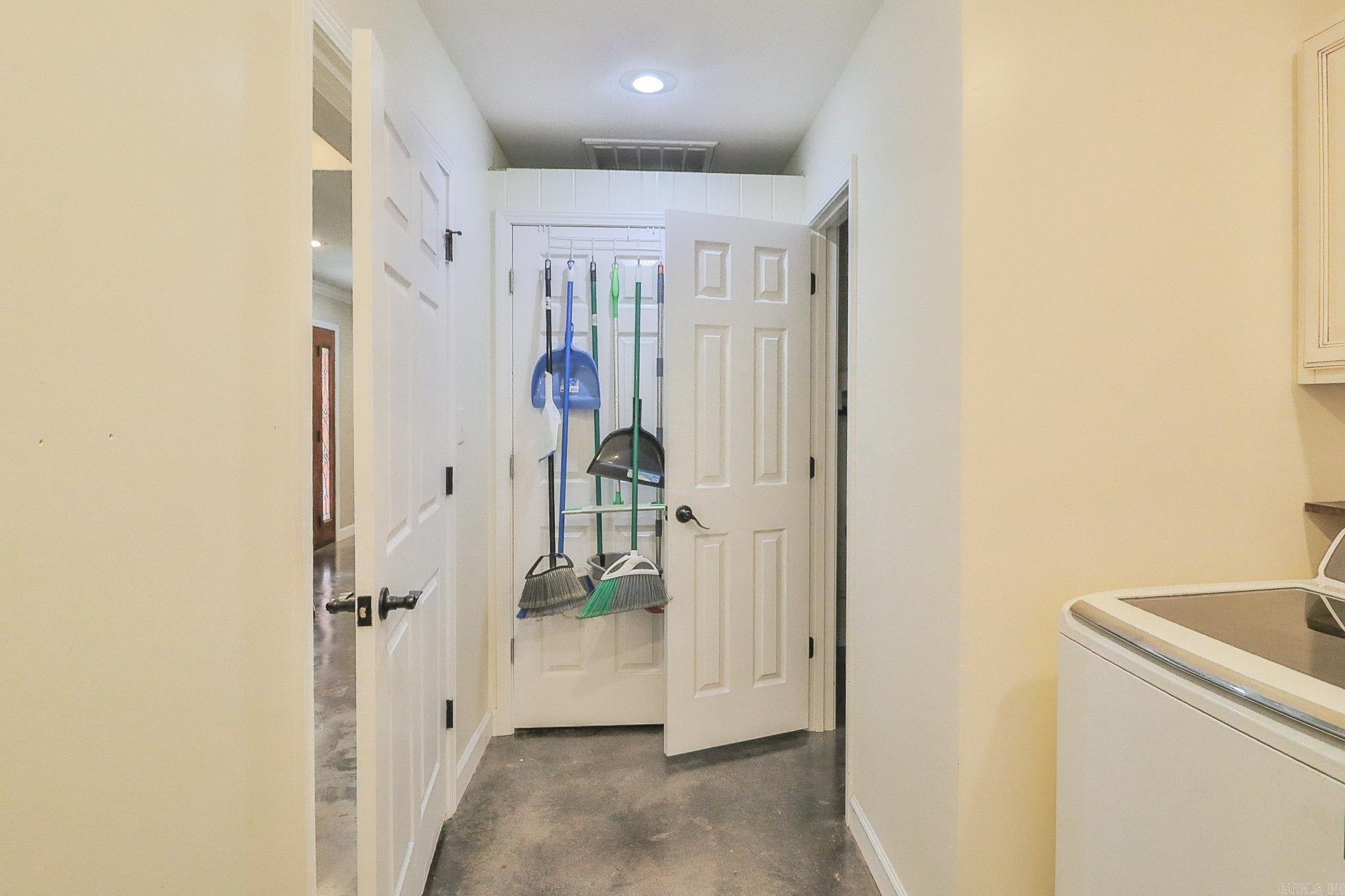 SOUTHPOINTE ACRES - Residential
