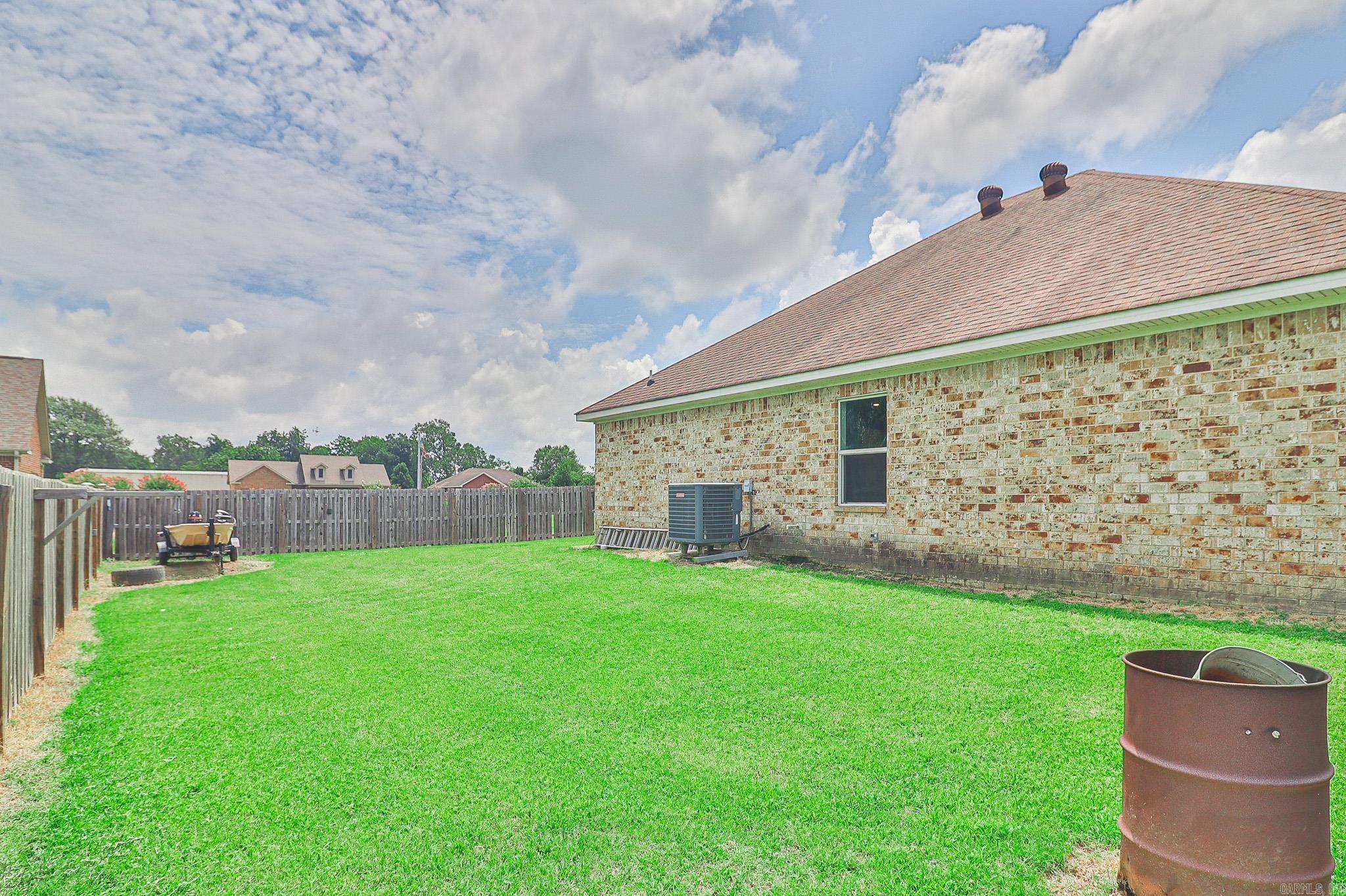 SOUTHPOINTE ACRES - Residential