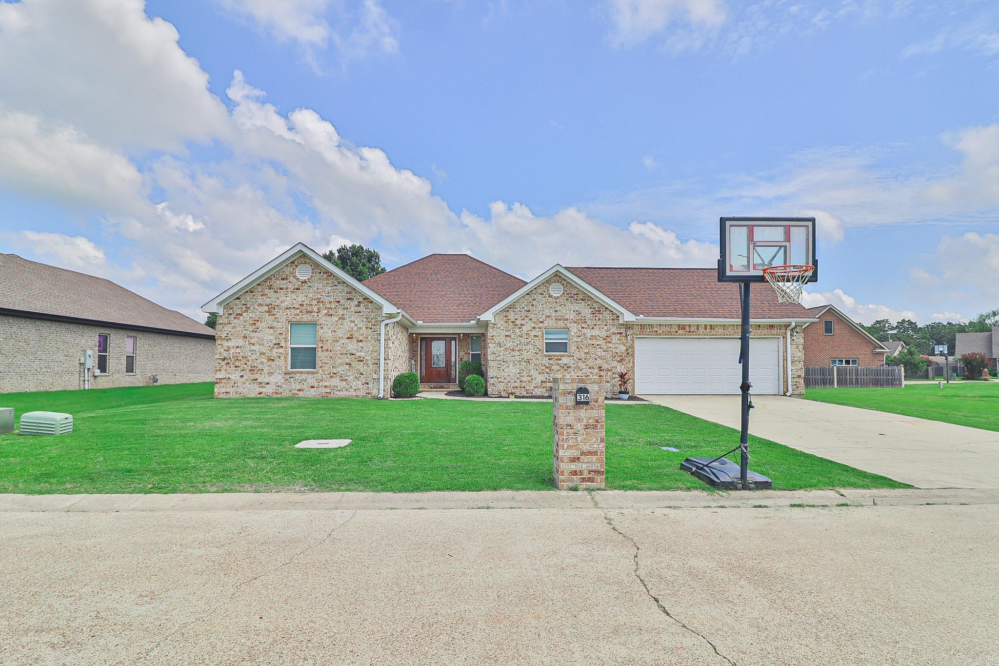 SOUTHPOINTE ACRES - Residential