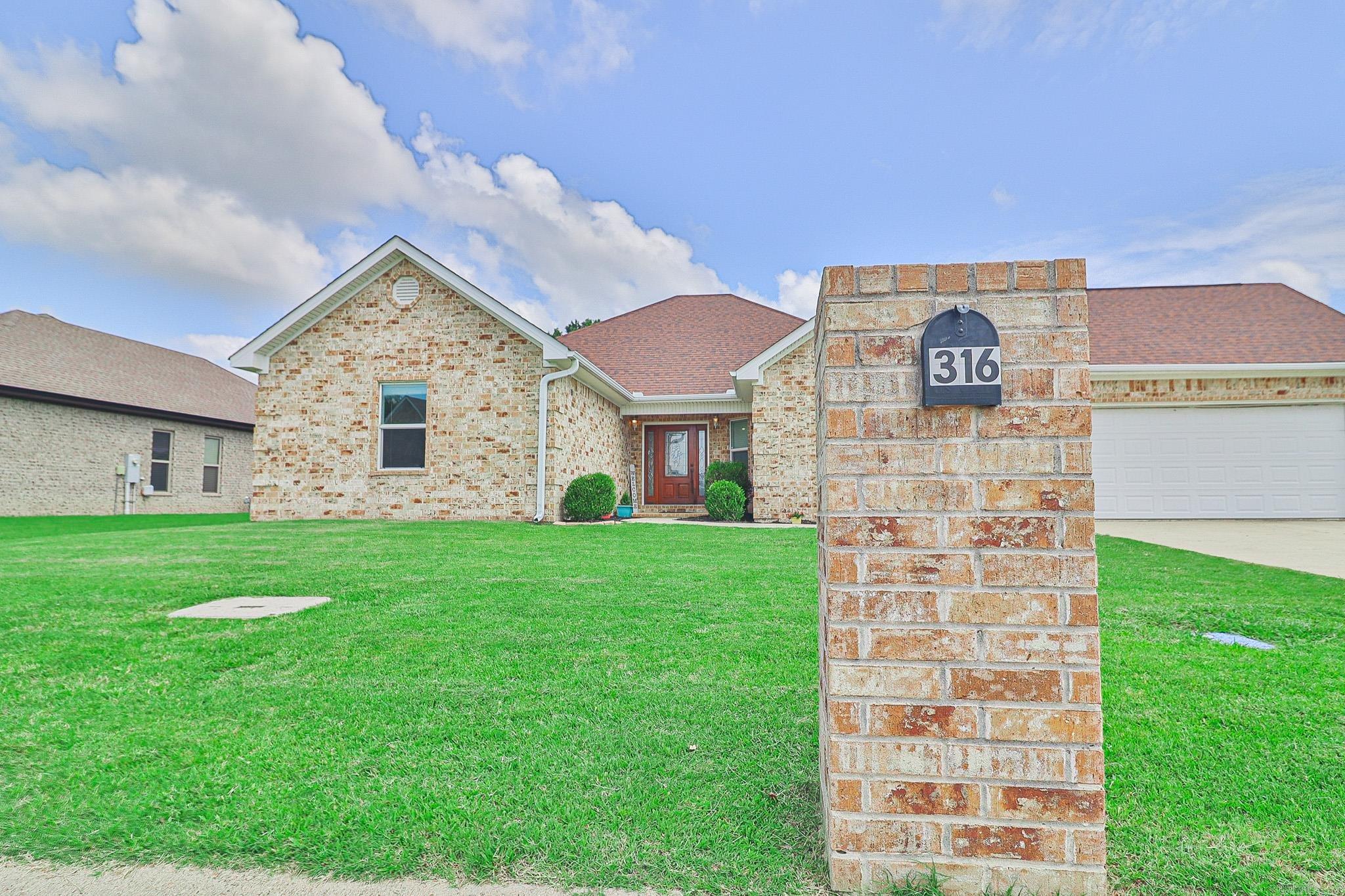 SOUTHPOINTE ACRES - Residential