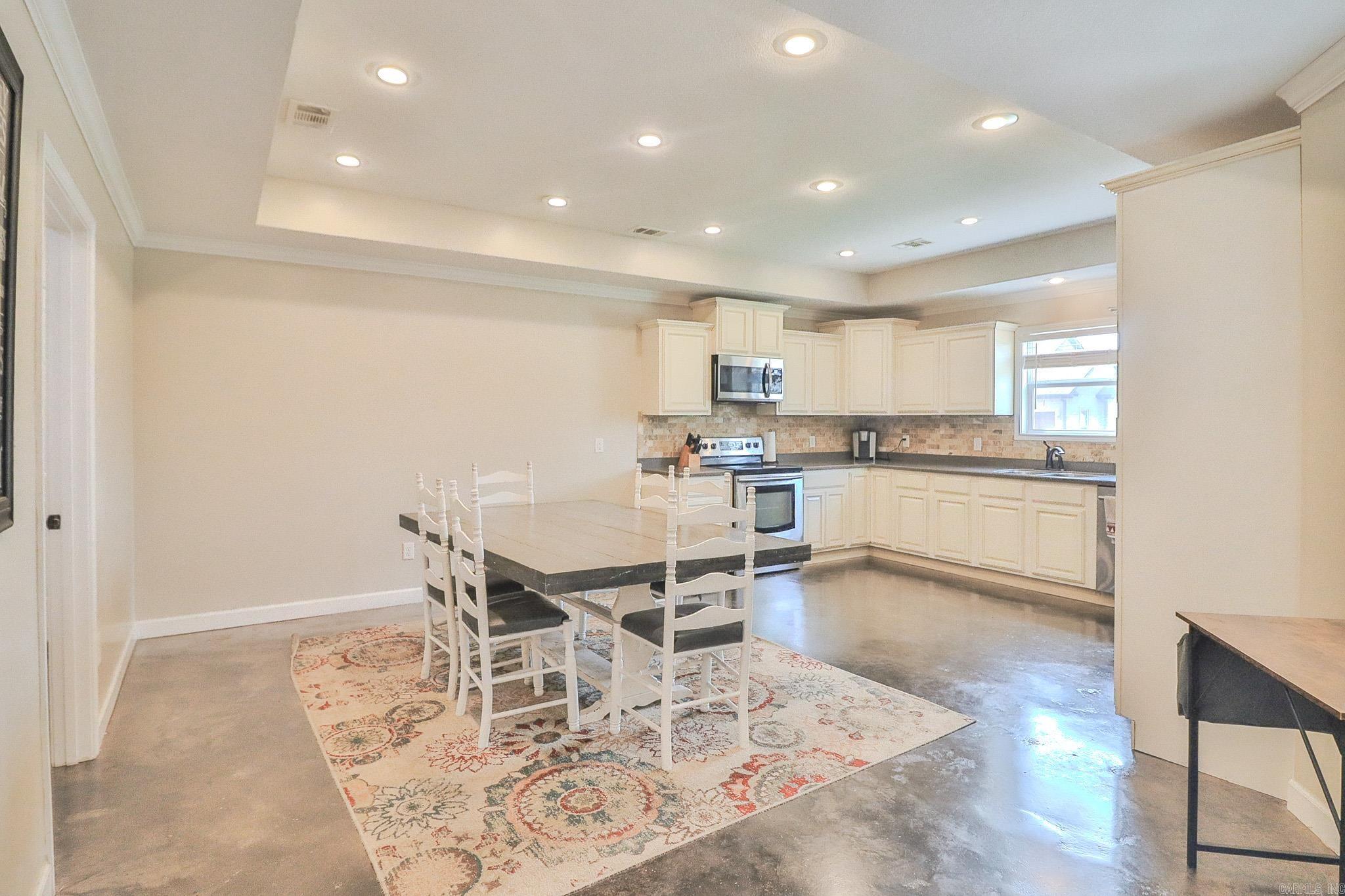 SOUTHPOINTE ACRES - Residential