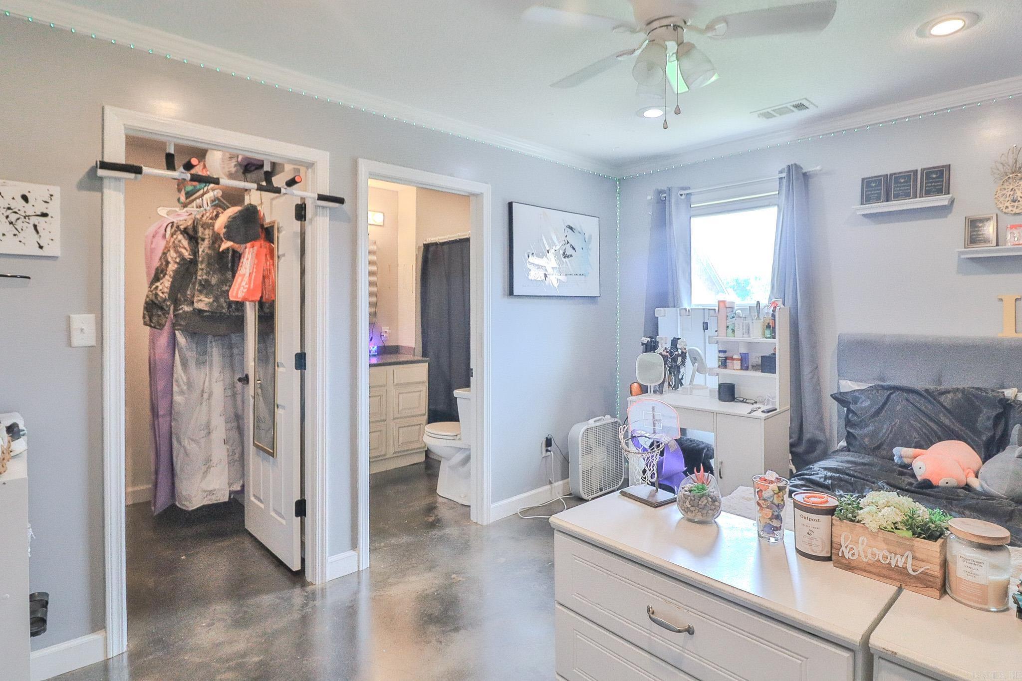 SOUTHPOINTE ACRES - Residential