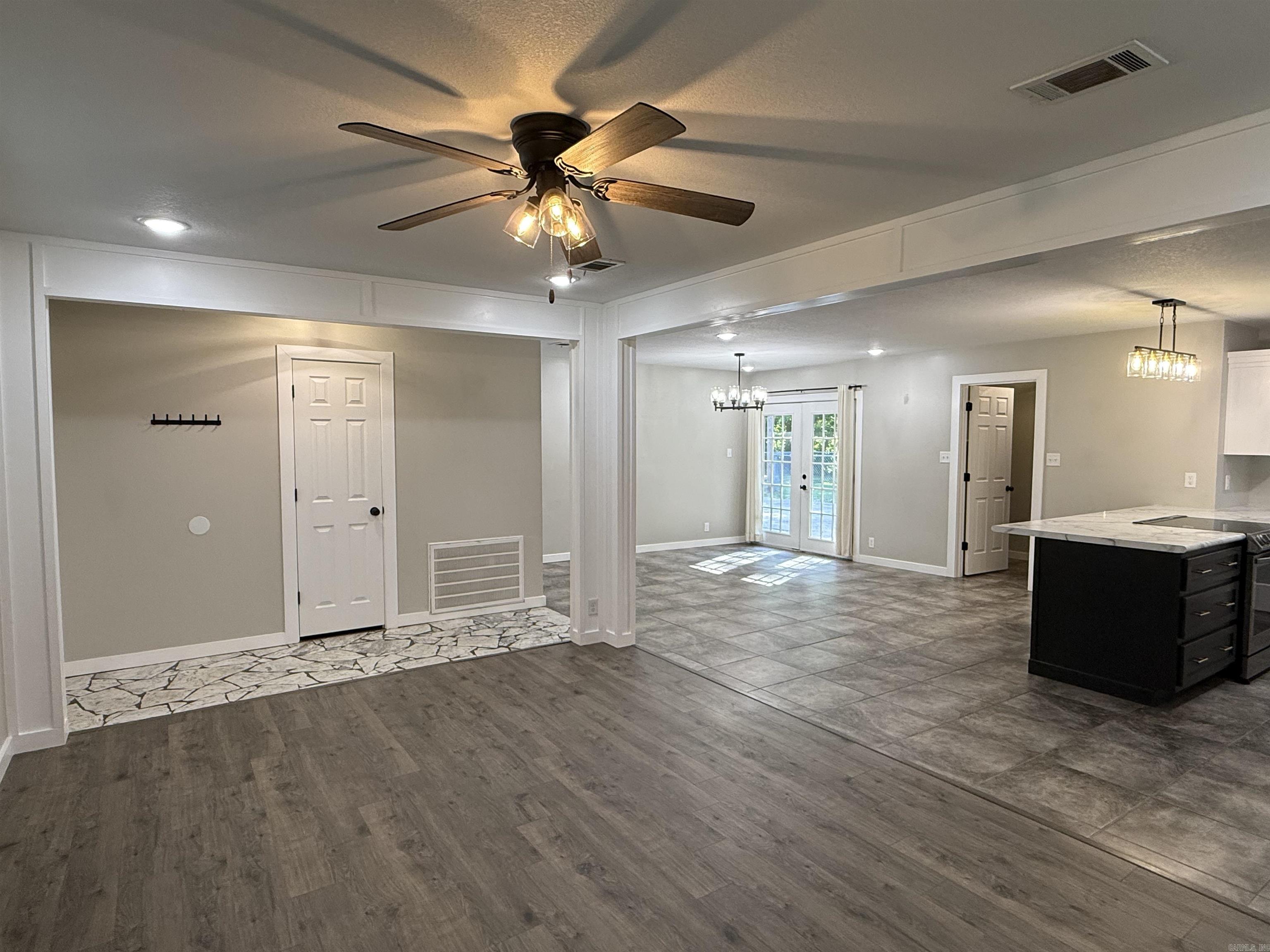 RICHLAND HILLS - Residential