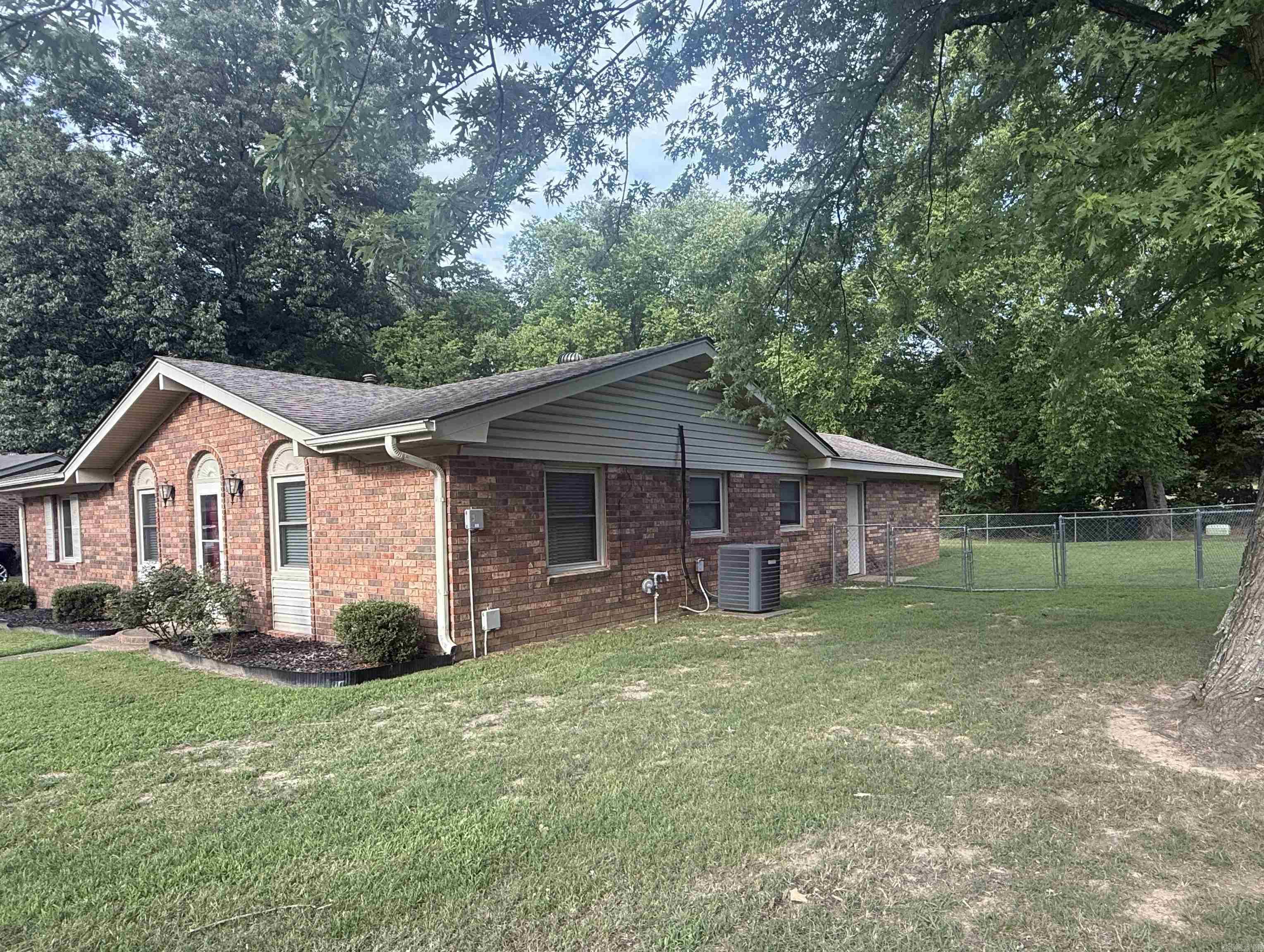 RICHLAND HILLS - Residential