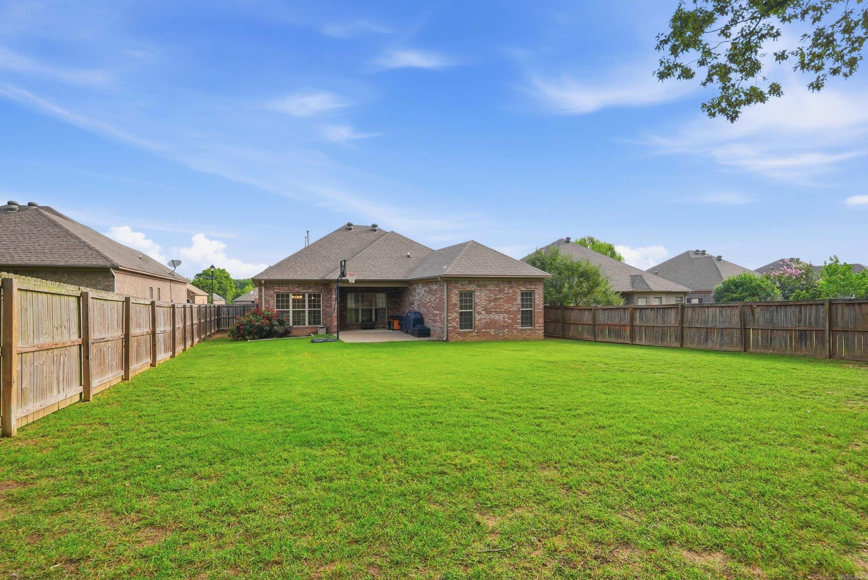 Oak Tree Circle - Residential