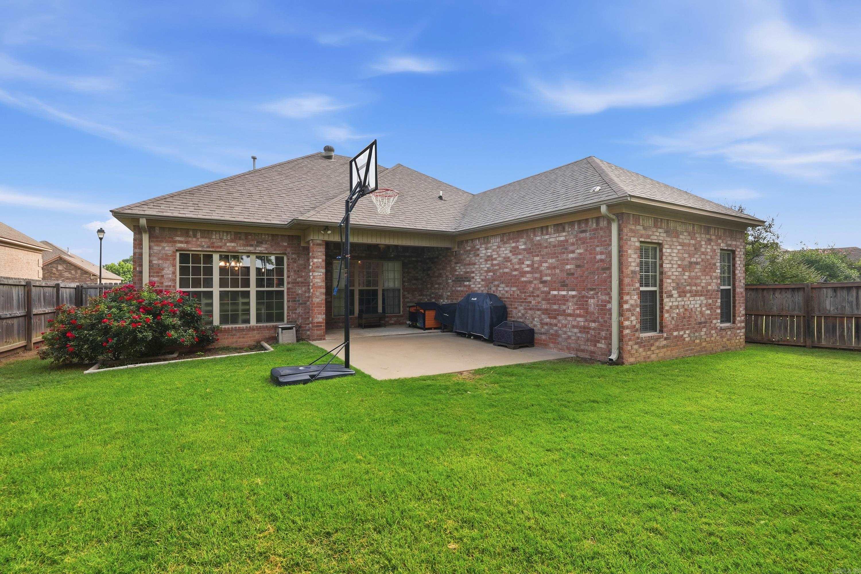 Oak Tree Circle - Residential