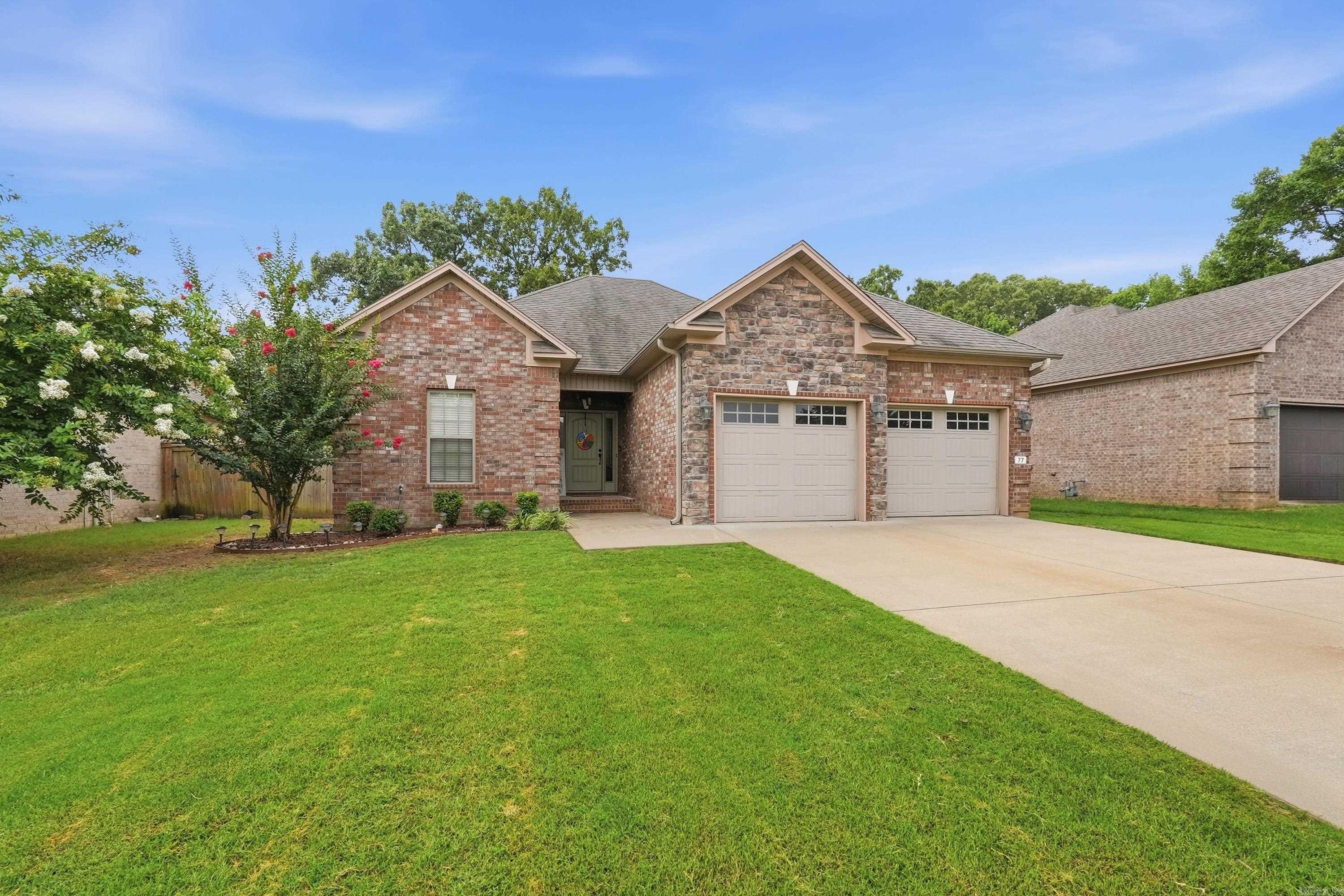 Oak Tree Circle - Residential