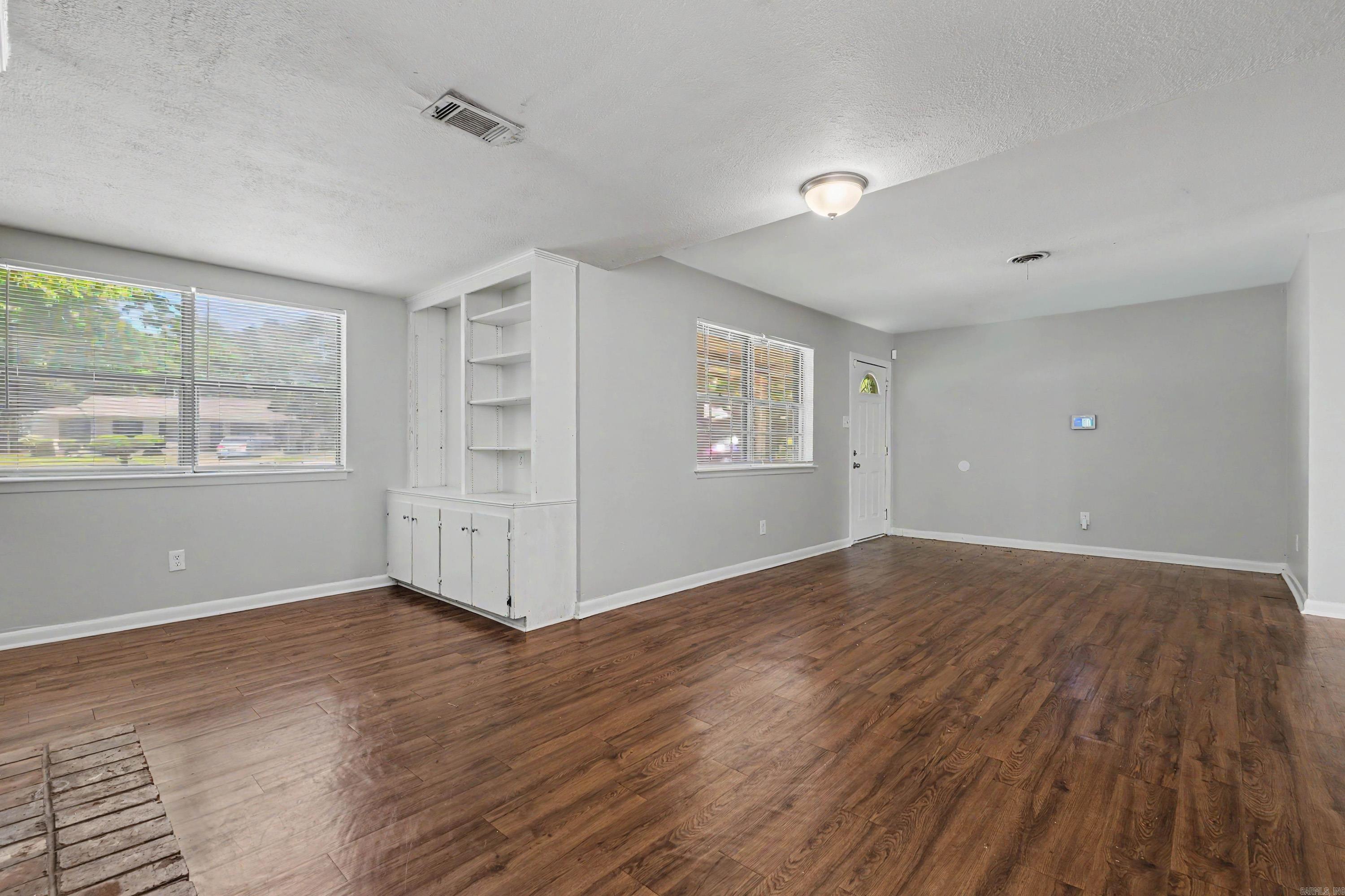 MEADOW LARK - Residential