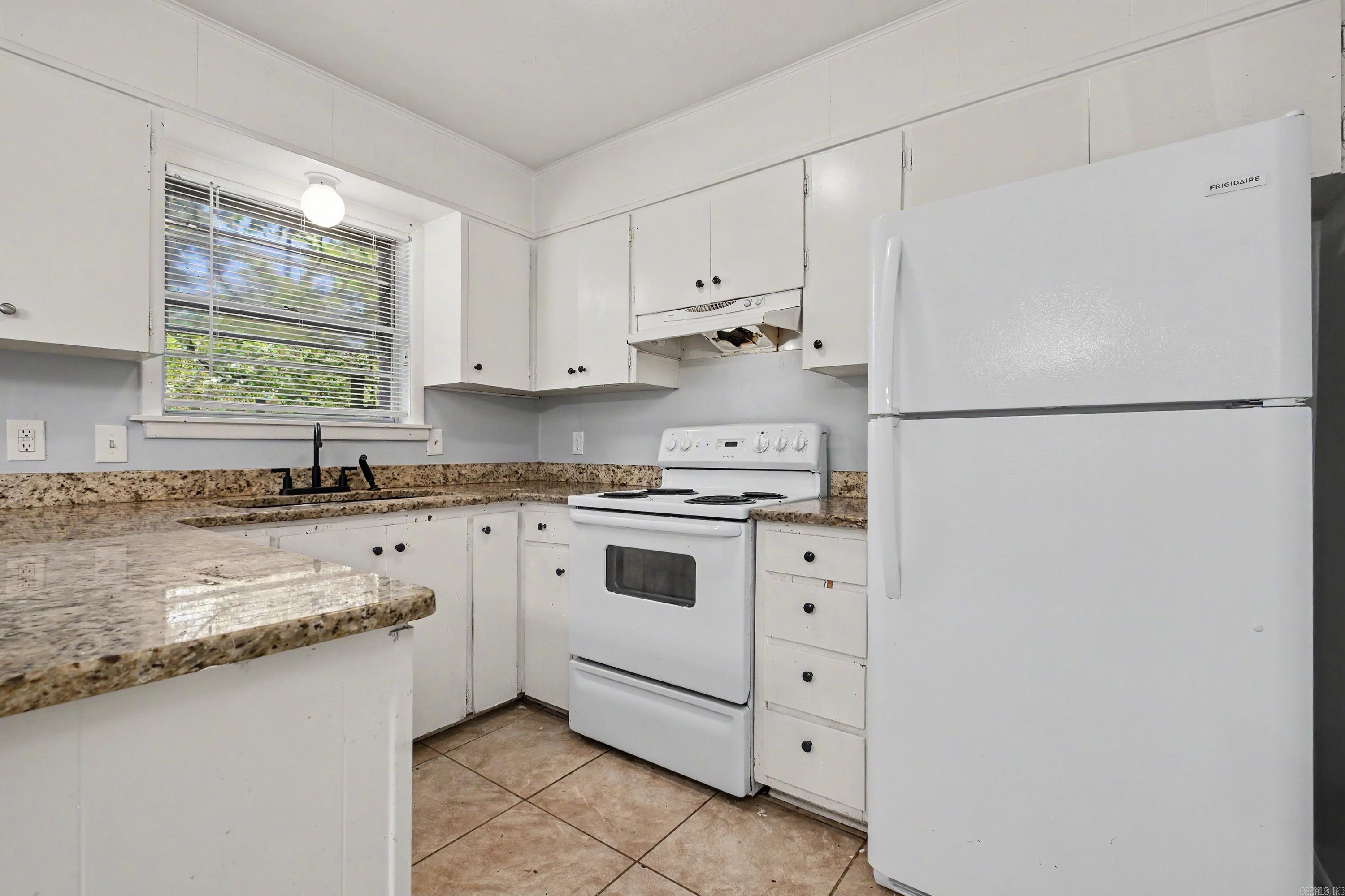 MEADOW LARK - Residential