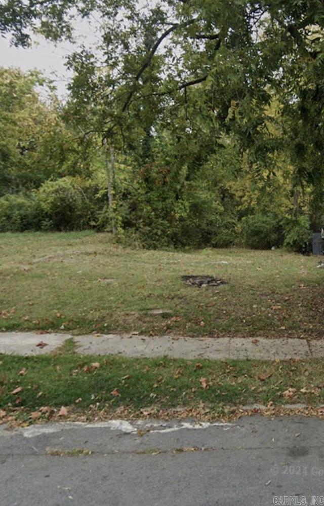 Spacious, vacant & flat. This lot is ready for your future build.