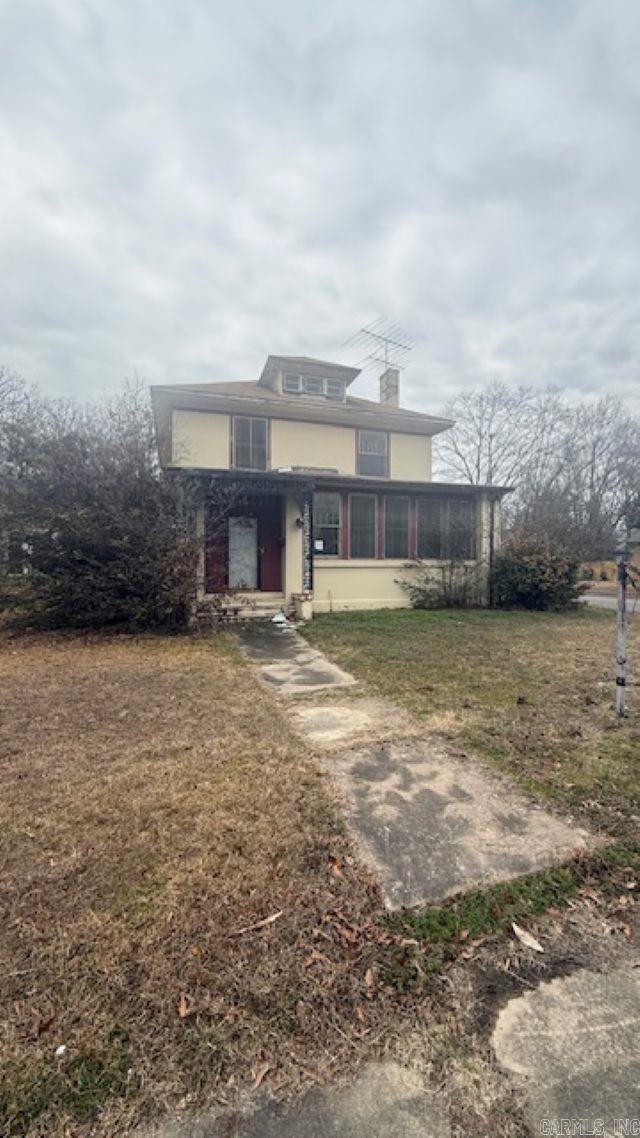 Investment Opportunity, Needs some renovation and repairs Possible Fix & Flip. Bid online at www.arkansas.hibid.com search 1700 Laurel. online bidding starts 03/16/2026 at 4:00 PM and runs through 04/06/2026 at 5:00 PM. online bidding is absentee bidding only. The successful online bid will be the starting bid of the live auction to take place on April 7th at 10:00 AM on location 1700 S Laurel St Pine Bluff AR. SELLER RETAINS THE RIGHT TO ACCEPT OR REJECT THE FINAL BID. BUYER TO PAY $5000.00 DEPOSIT AS EARNEST MONEY IMMEDIATELY AFTER THE SALE WITH THE BALANCE DUE AT CLOSING APPROXIMATELY IN 30 DAYS. https://hibid.com/lots?status=OPEN&miles=50&q=1700%20LAUREL