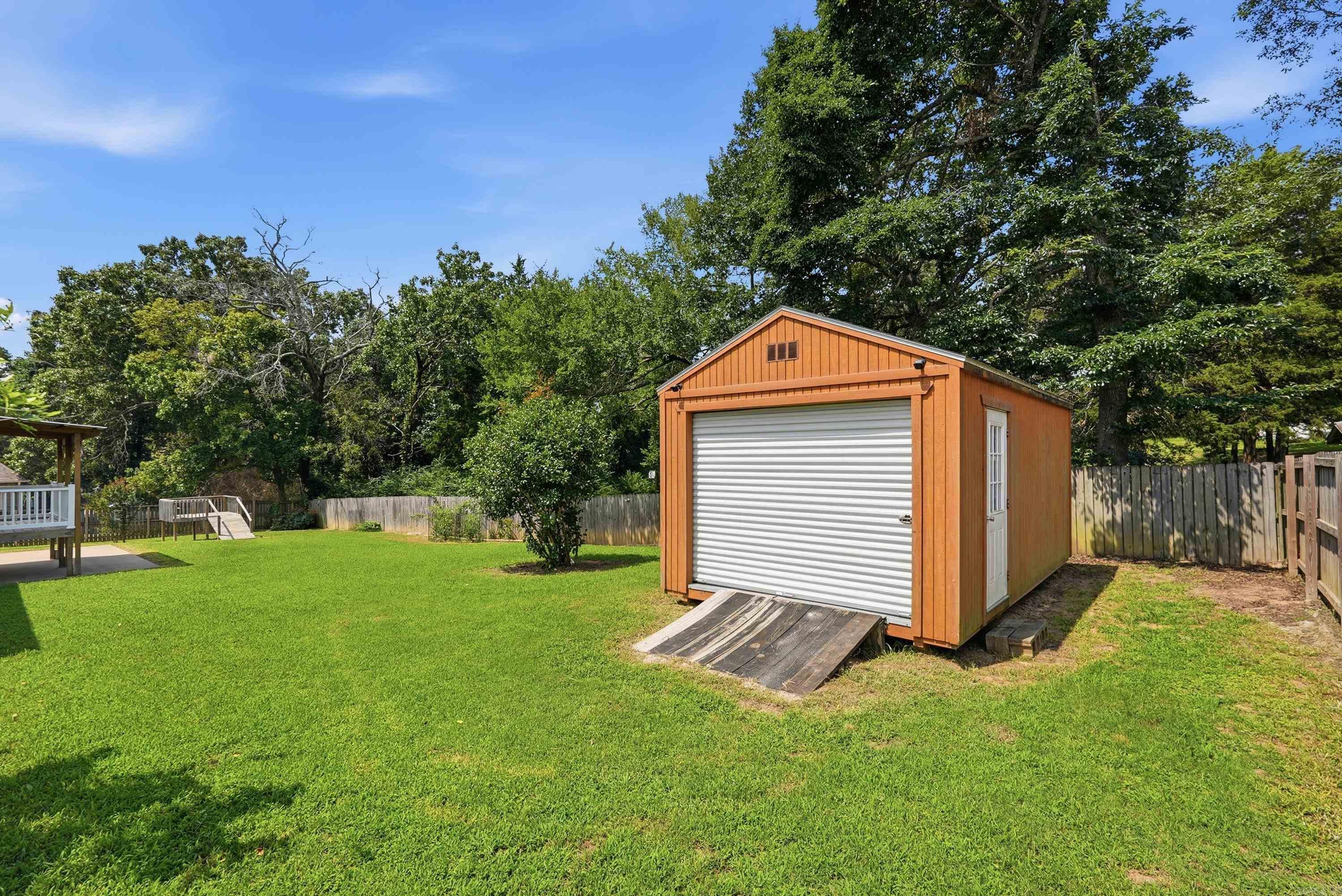 CEDAR KNOLLS & CEDAR VIEW - Residential