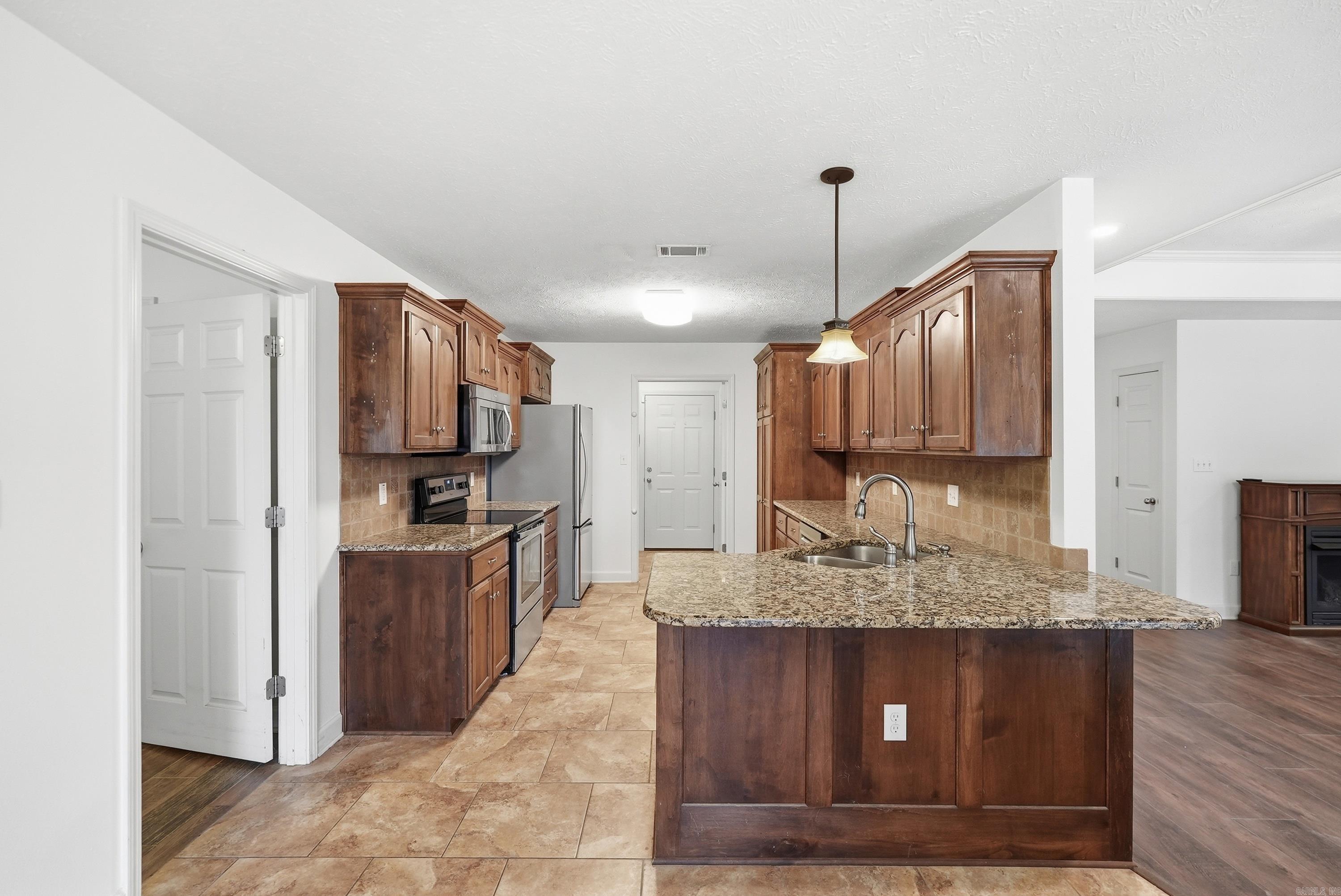 CEDAR KNOLLS & CEDAR VIEW - Residential