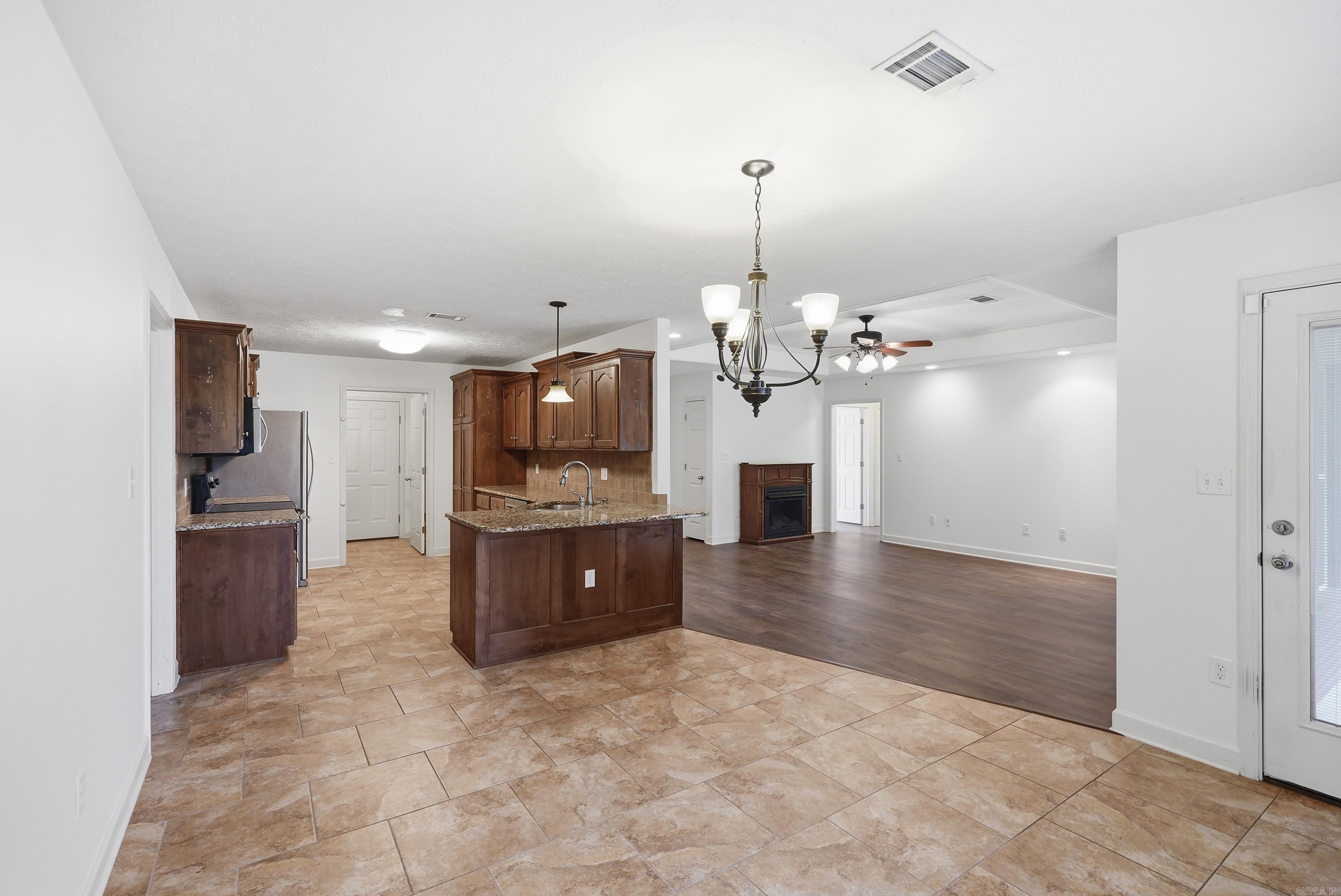 CEDAR KNOLLS & CEDAR VIEW - Residential