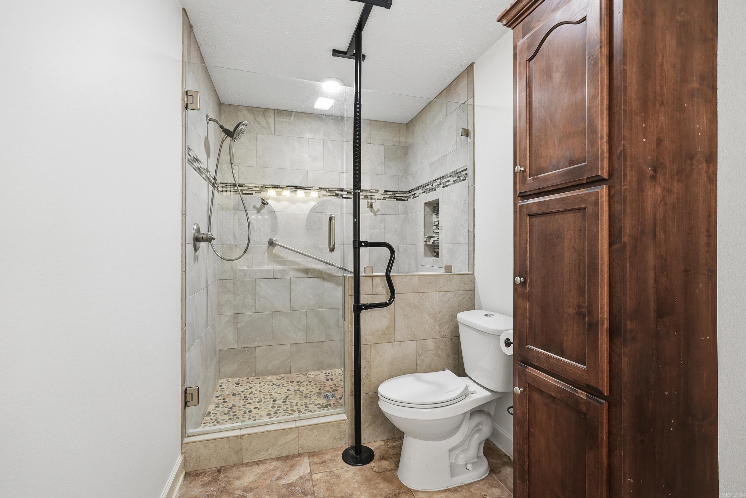 CEDAR KNOLLS & CEDAR VIEW - Residential