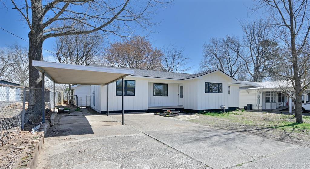 Newly remodeled home ready to be rented. Located close to Louise Durham on Reine st.