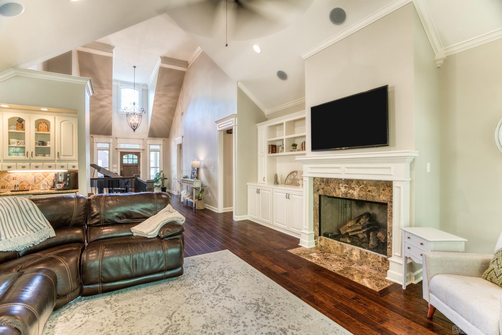 WOODLANDS EDGE - Residential