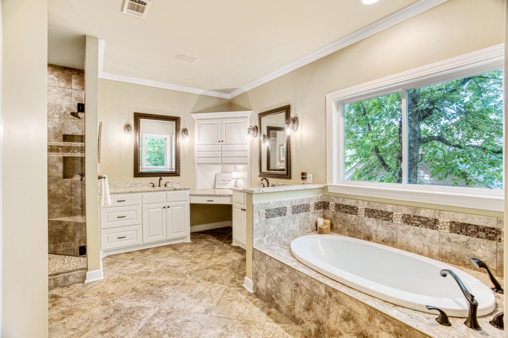 WOODLANDS EDGE - Residential