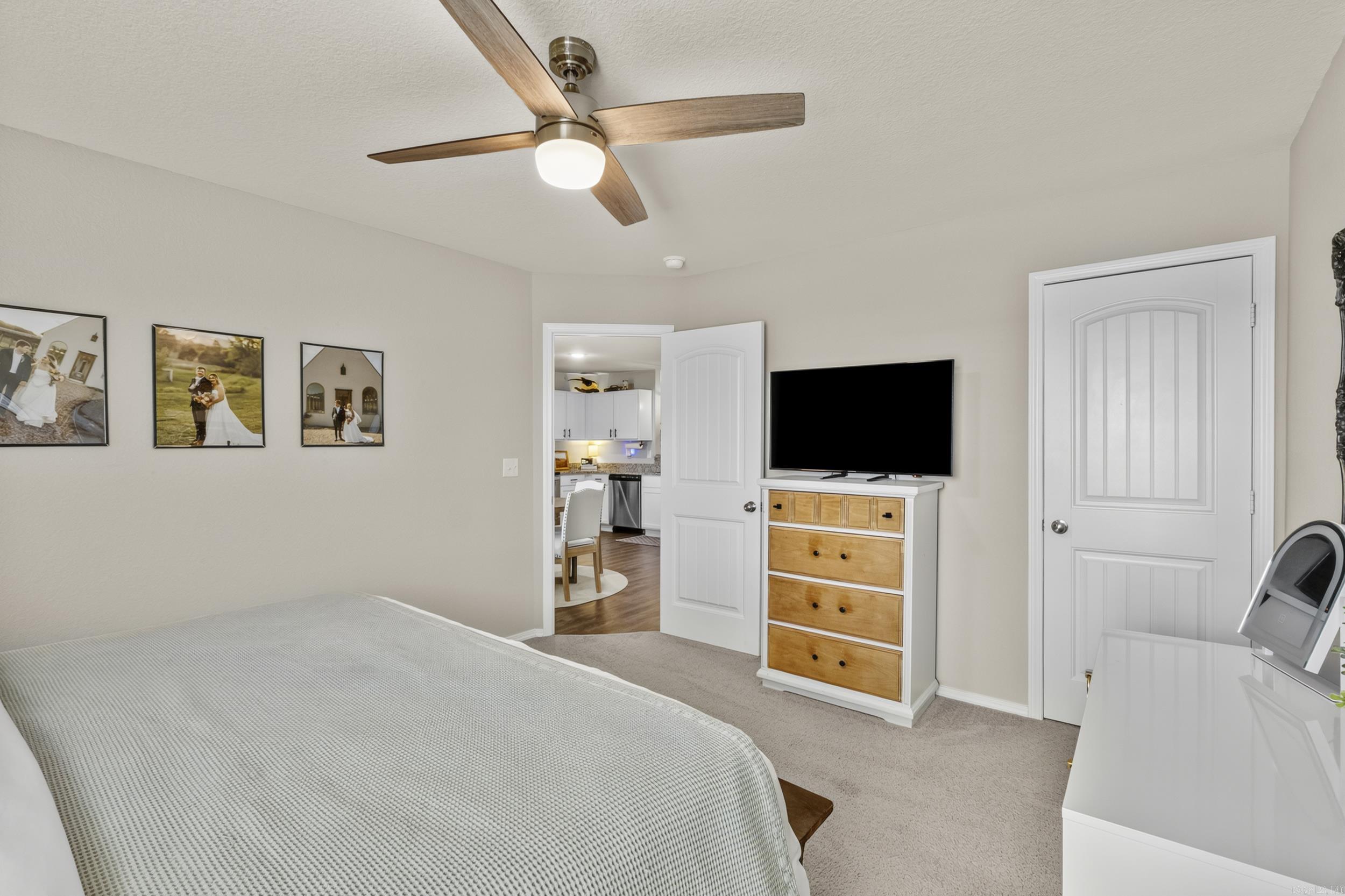 WHITE OAK CROSSING - Residential