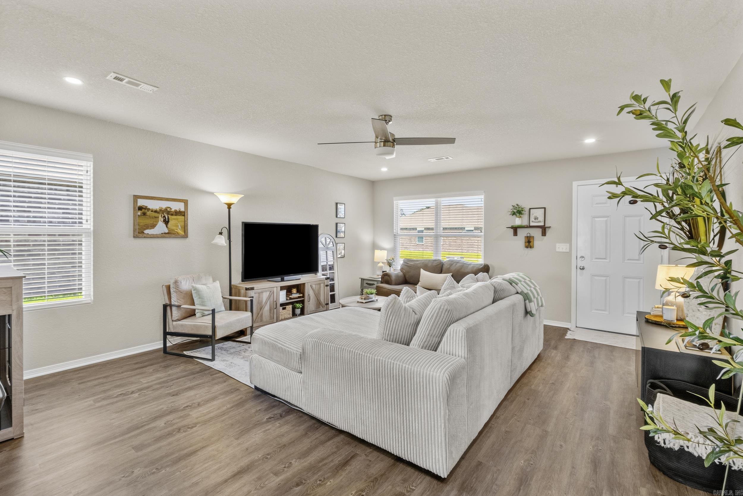WHITE OAK CROSSING - Residential