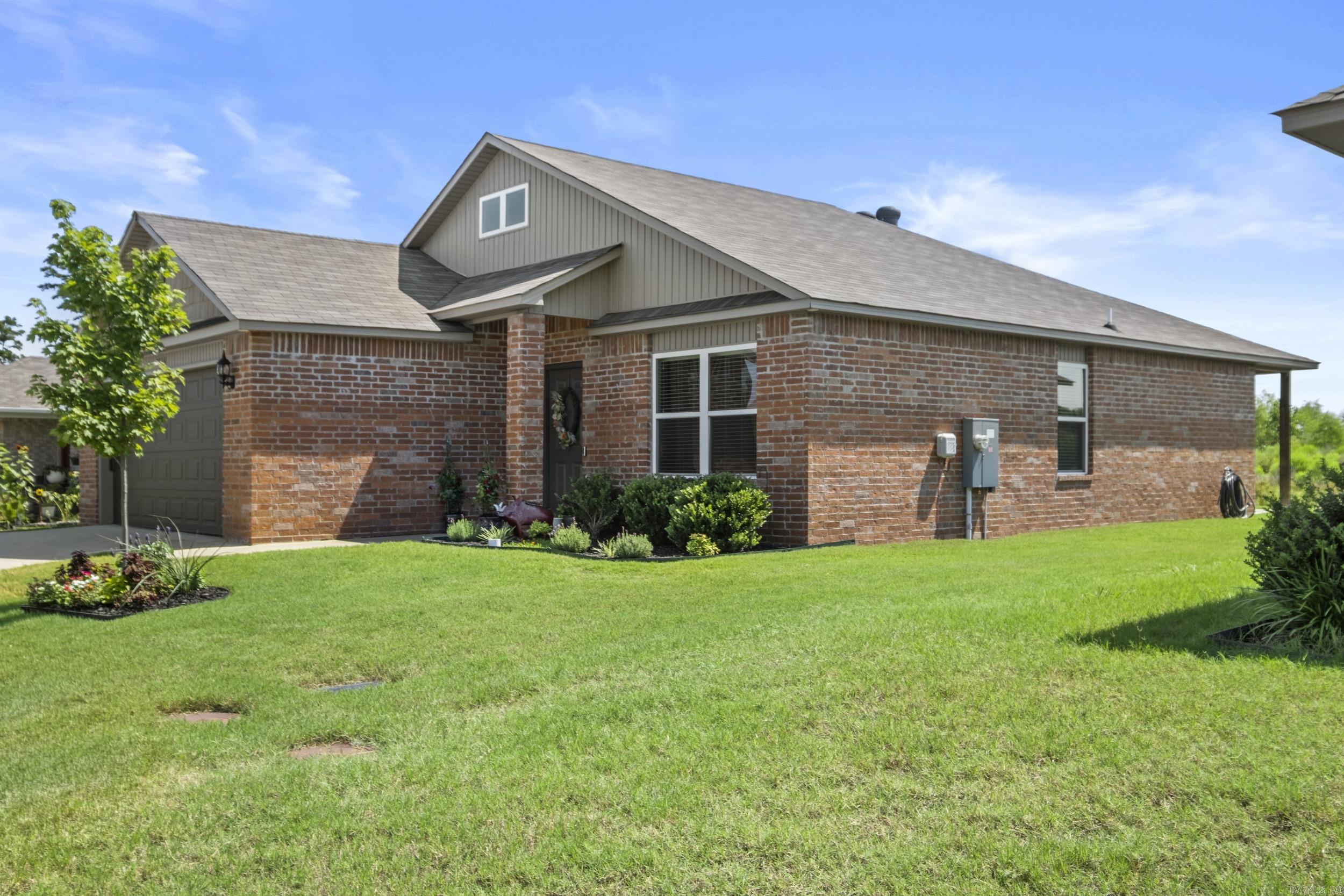 WHITE OAK CROSSING - Residential