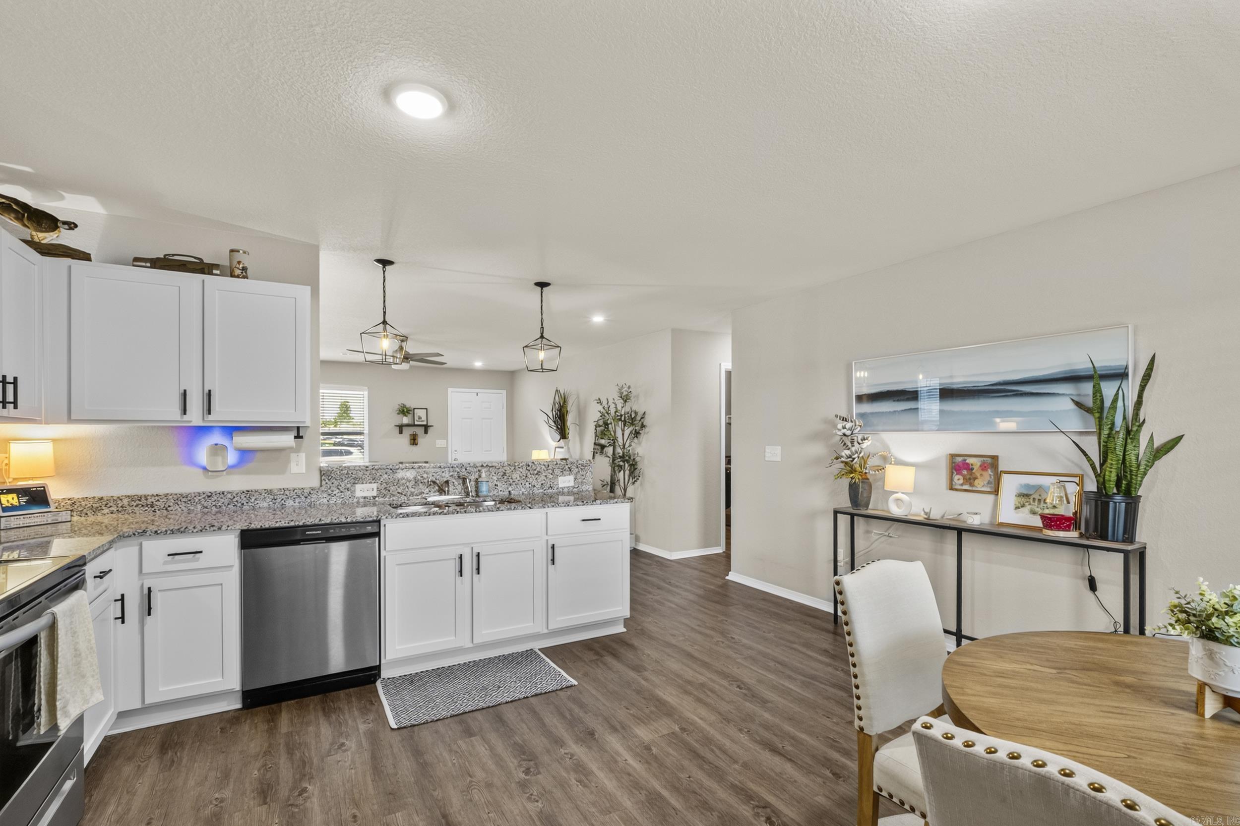 WHITE OAK CROSSING - Residential