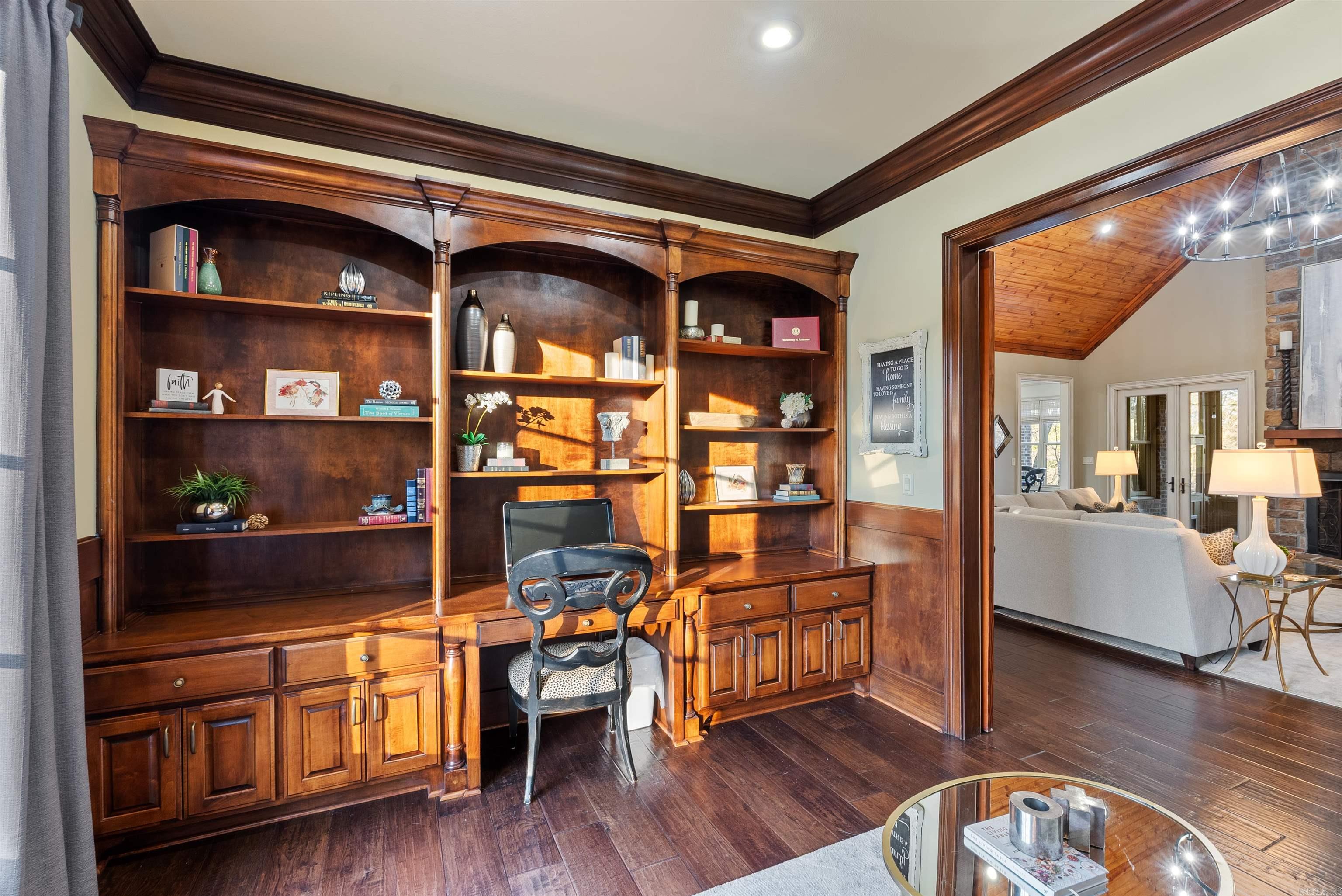 WOODLANDS EDGE - Residential