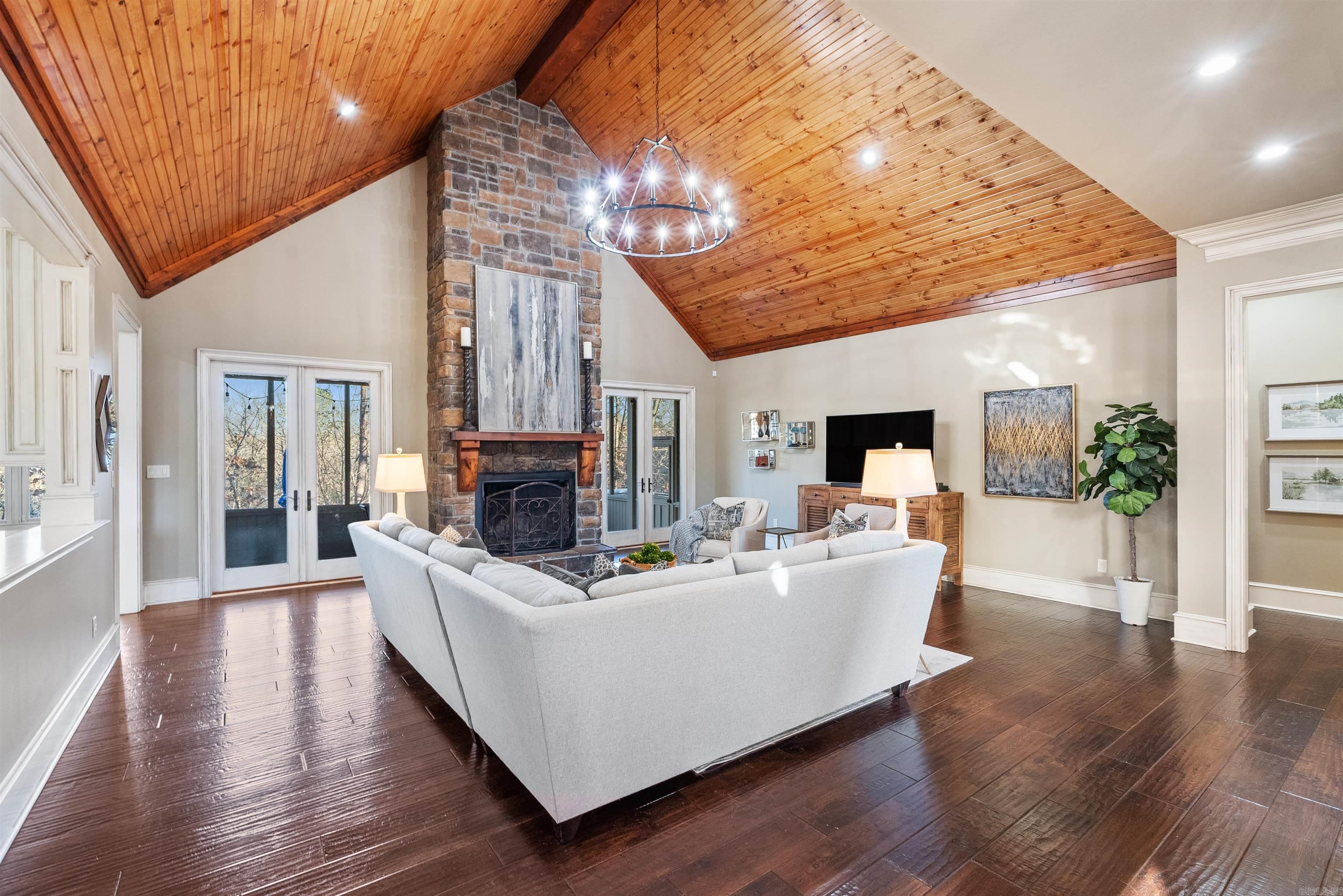 WOODLANDS EDGE - Residential