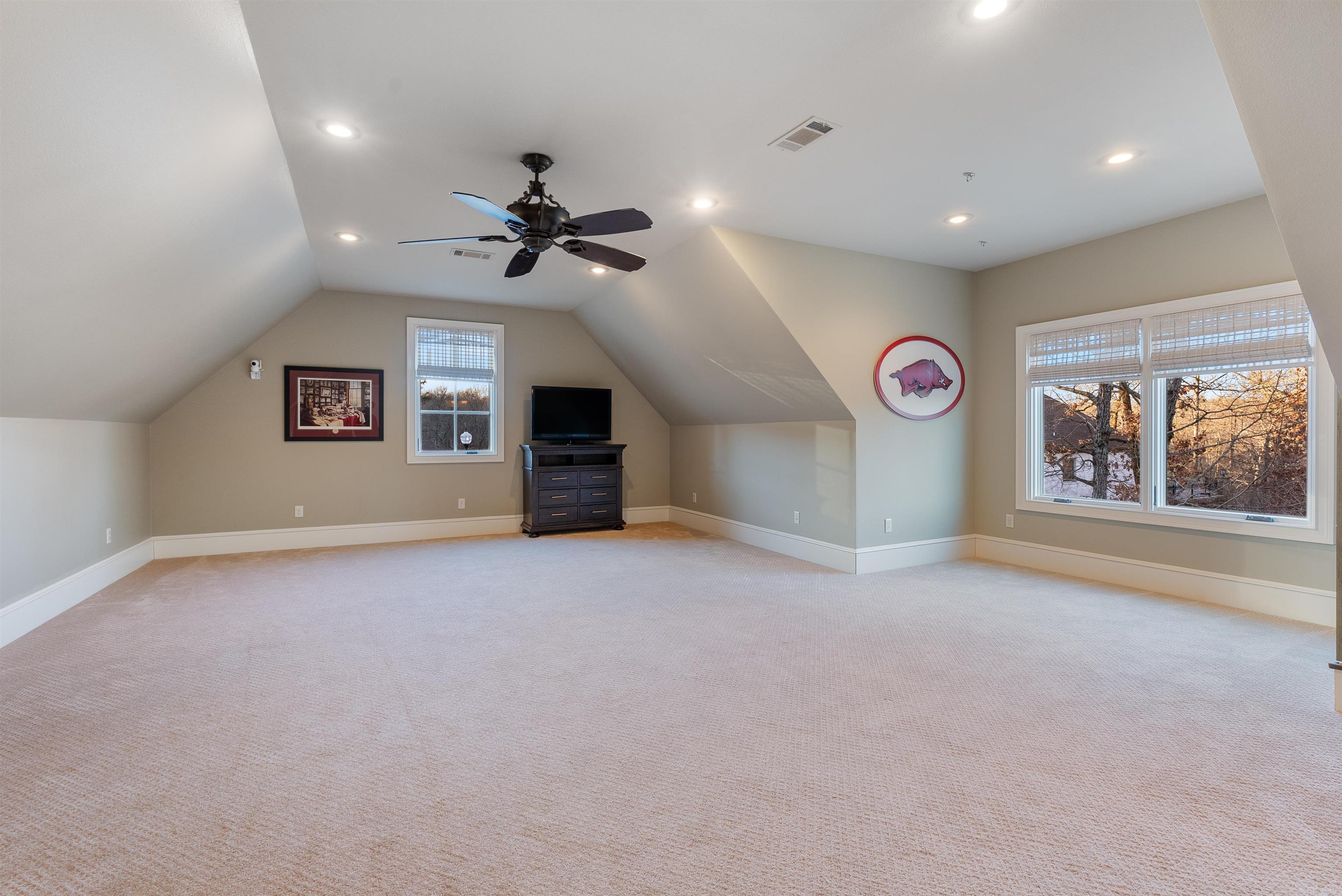 WOODLANDS EDGE - Residential