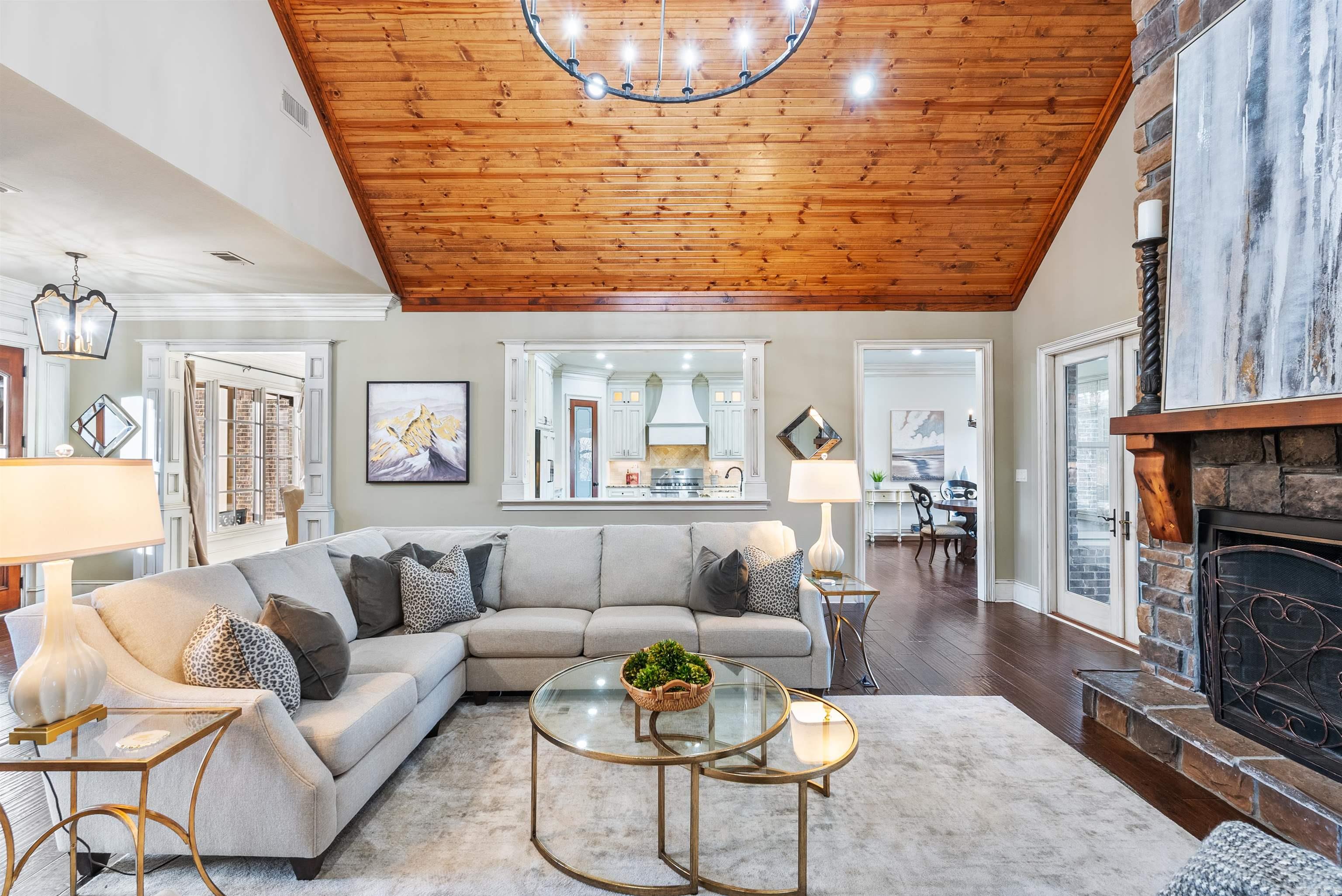 WOODLANDS EDGE - Residential
