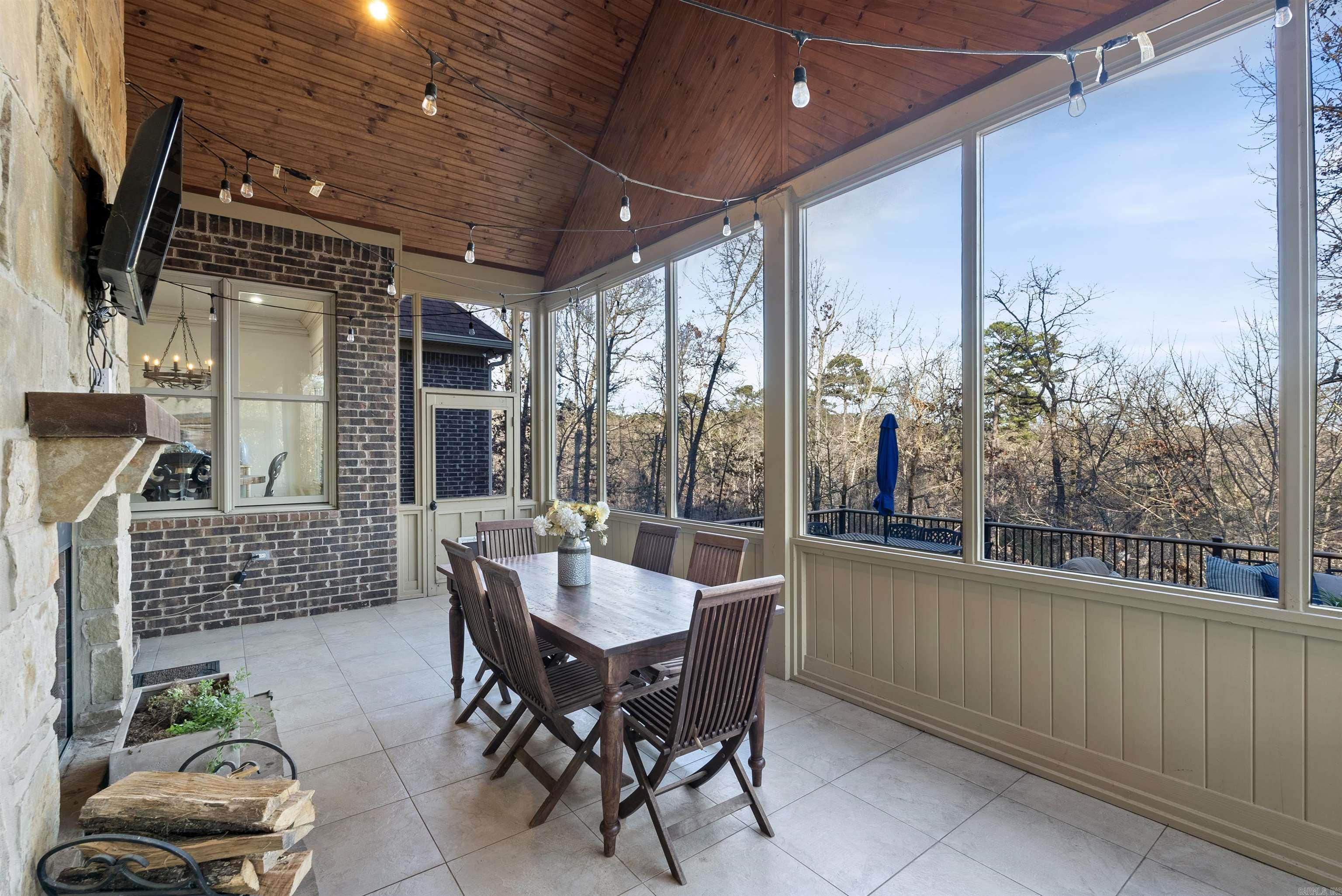 WOODLANDS EDGE - Residential