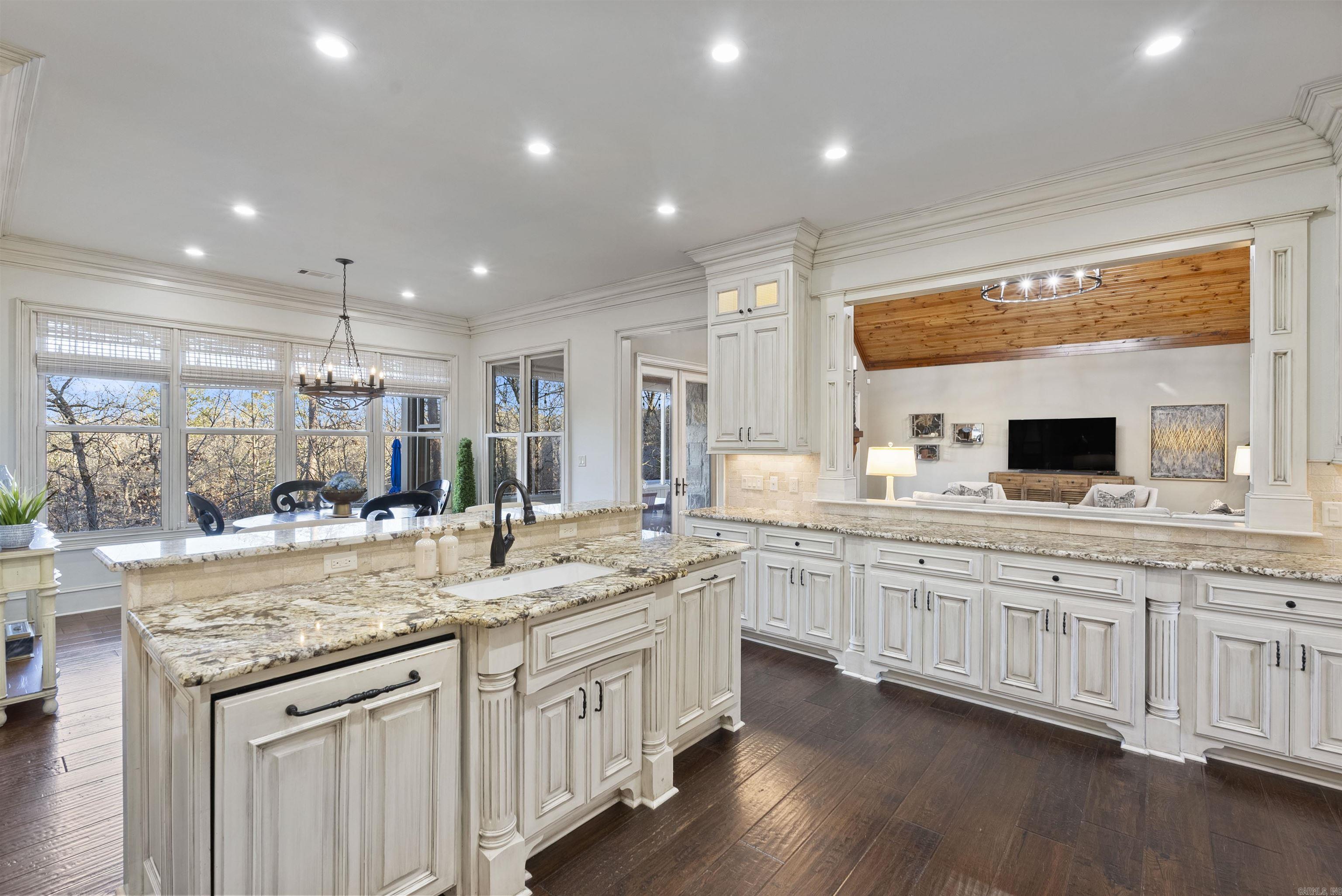 WOODLANDS EDGE - Residential