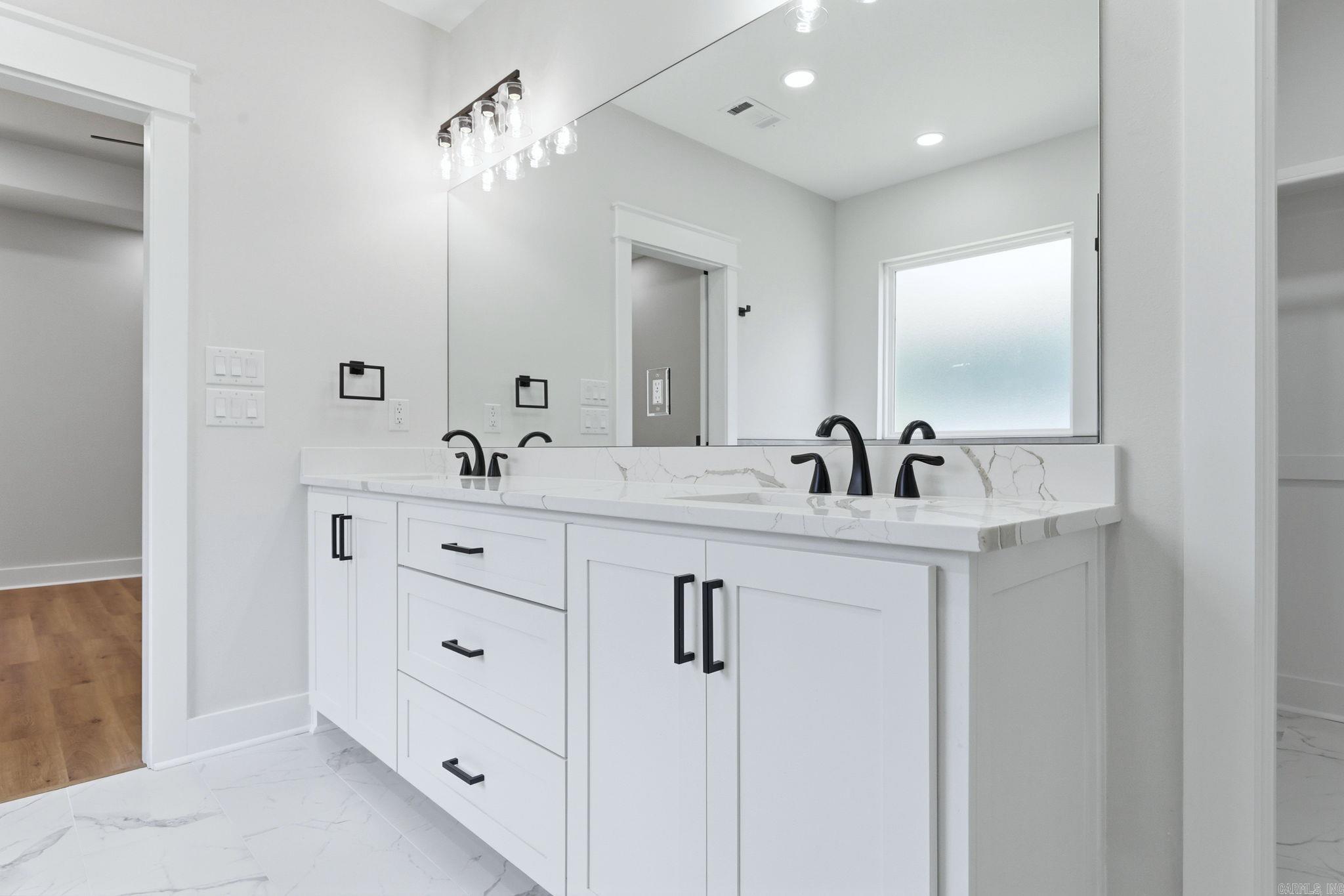MIDTOWN BRYANT - Residential