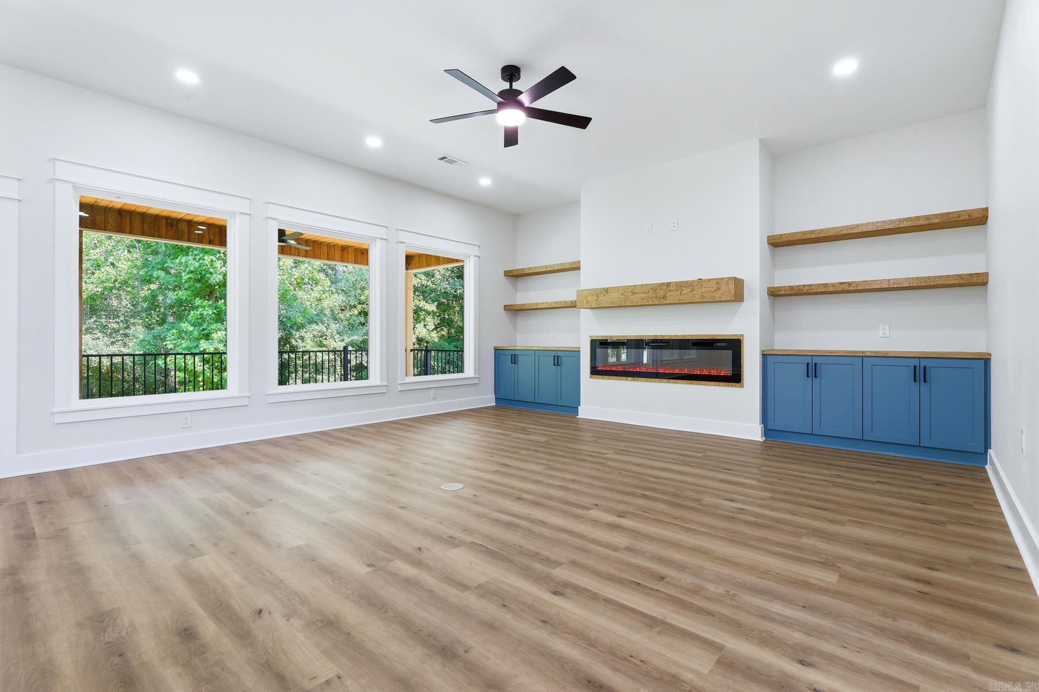 MIDTOWN BRYANT - Residential
