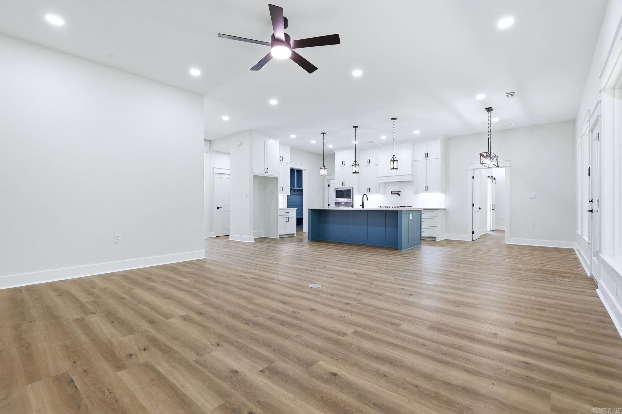 MIDTOWN BRYANT - Residential