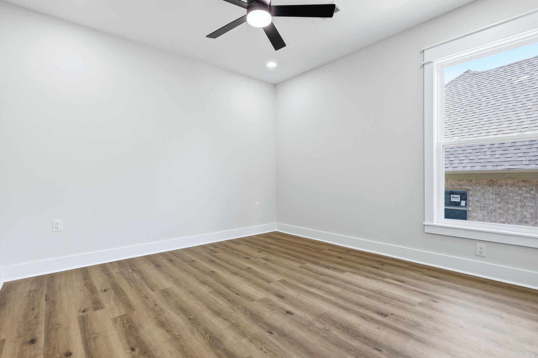 MIDTOWN BRYANT - Residential