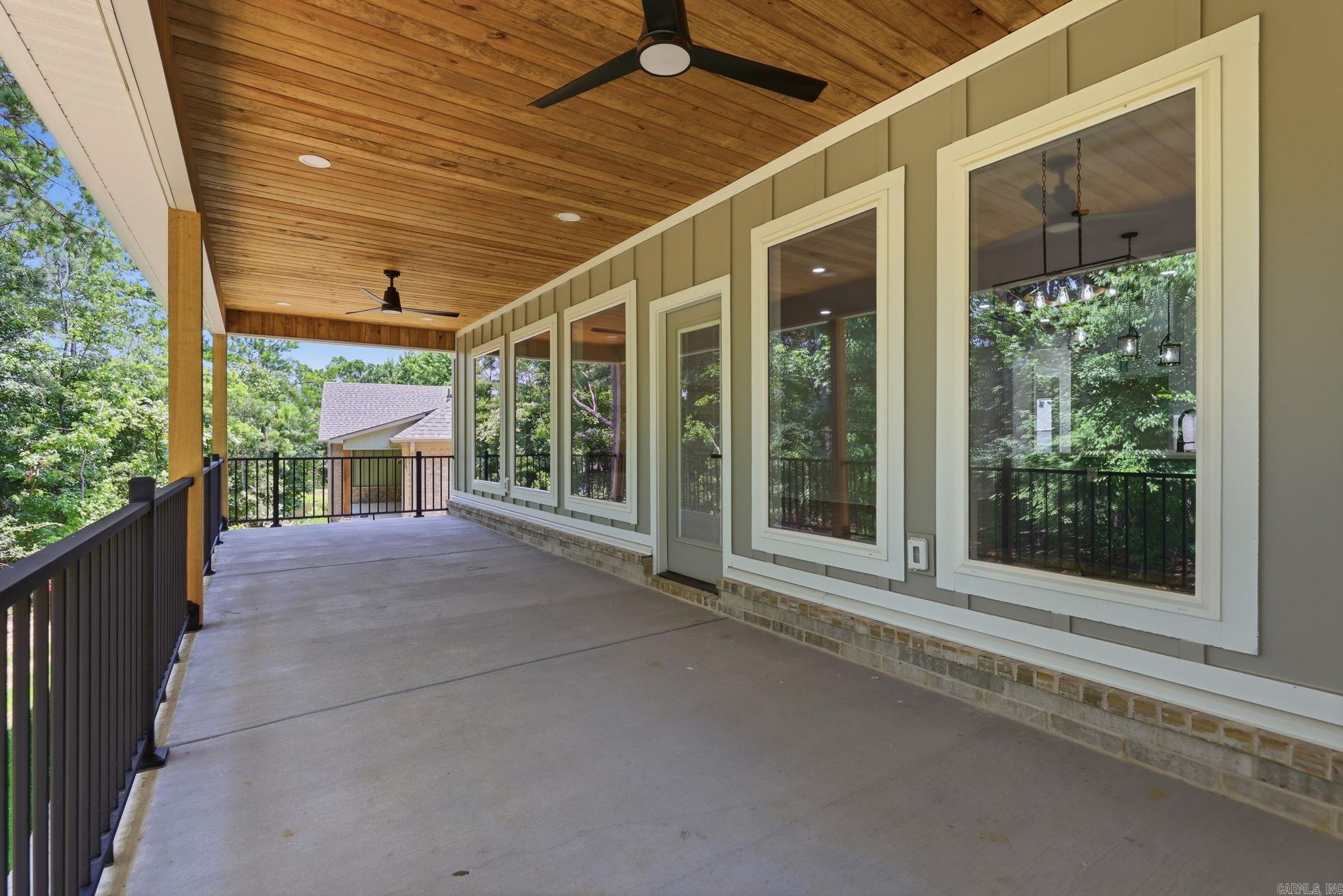 MIDTOWN BRYANT - Residential