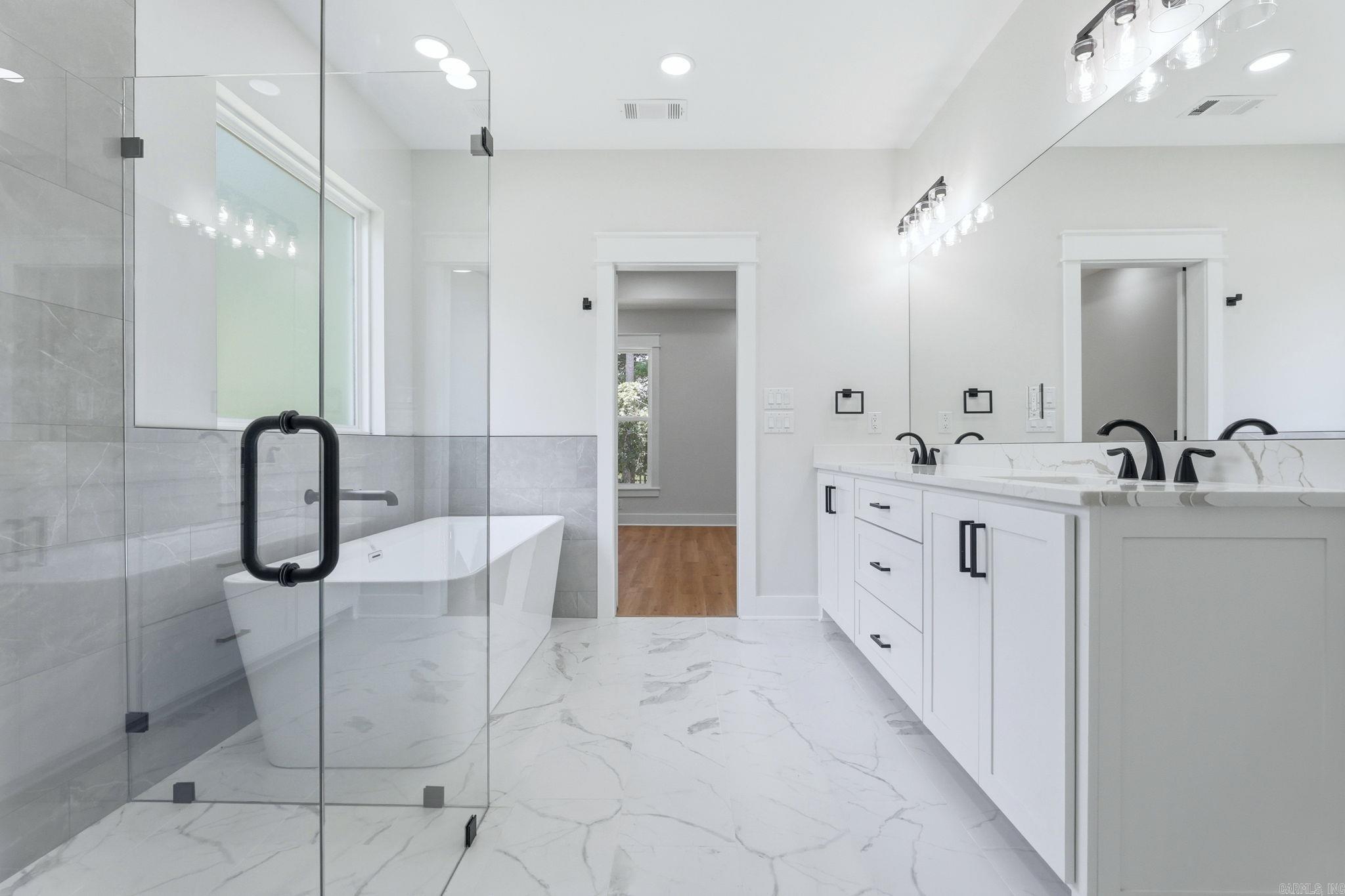 MIDTOWN BRYANT - Residential