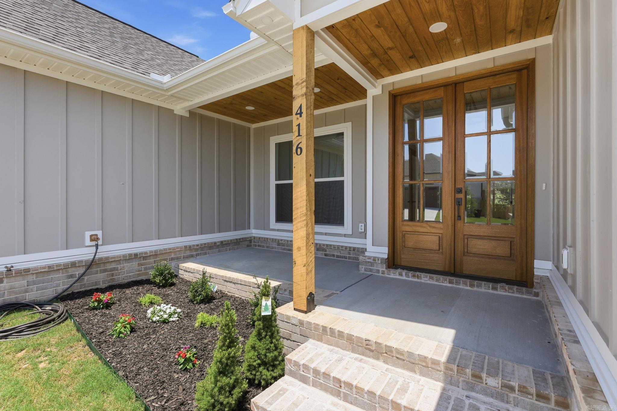 MIDTOWN BRYANT - Residential