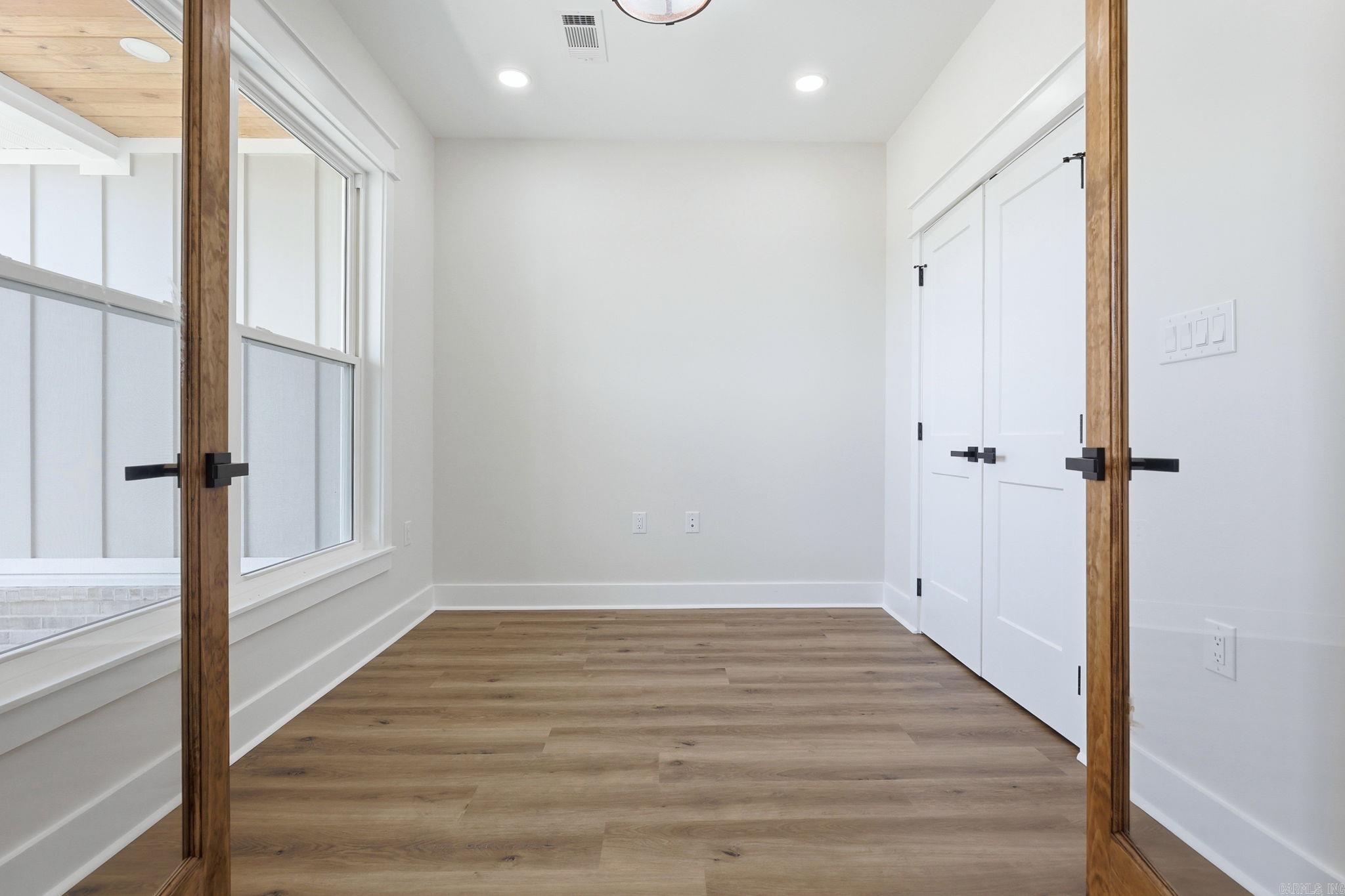 MIDTOWN BRYANT - Residential