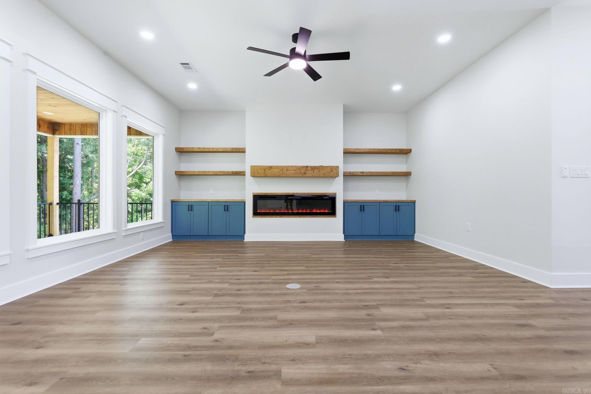 MIDTOWN BRYANT - Residential