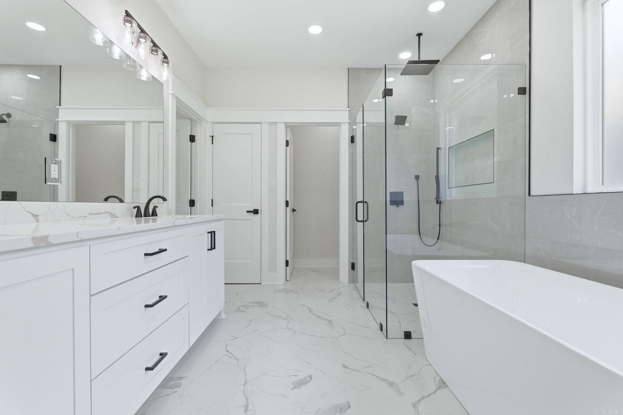 MIDTOWN BRYANT - Residential